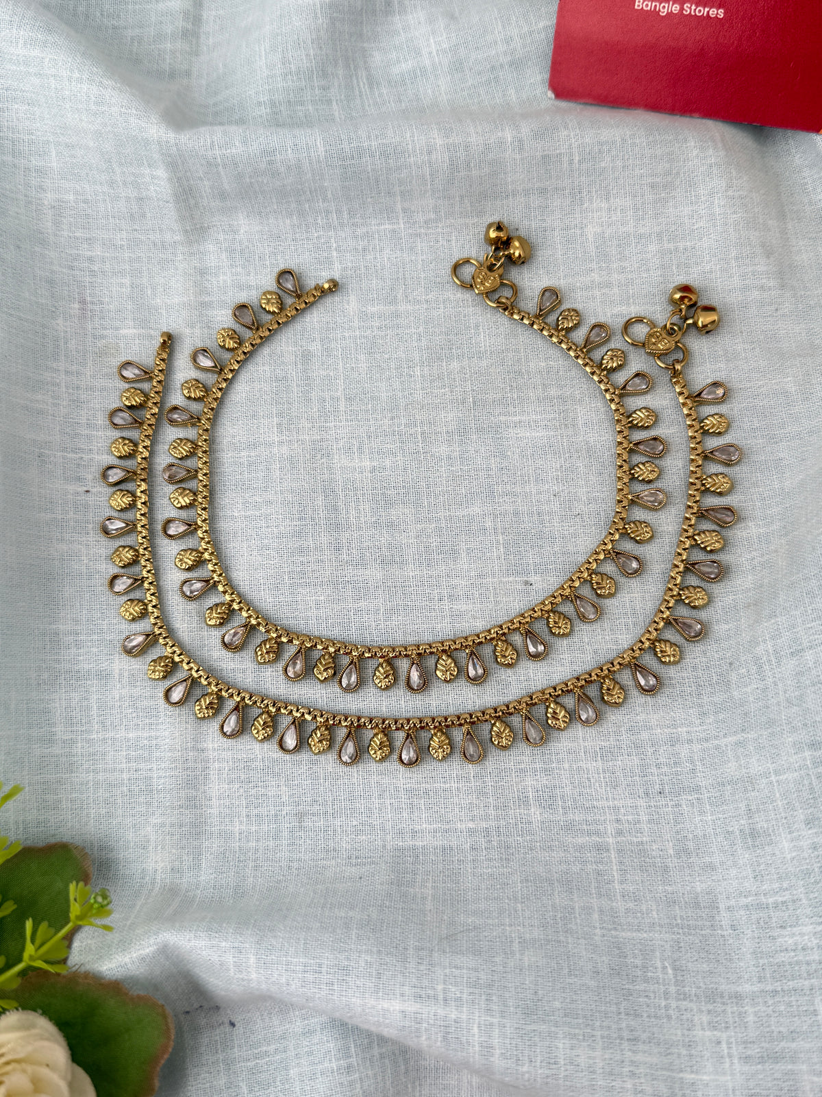 Elegant anklets for women