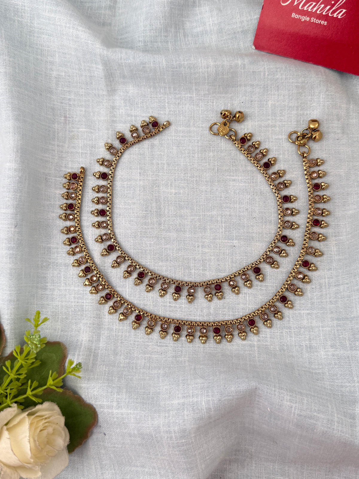Elegant anklets for women