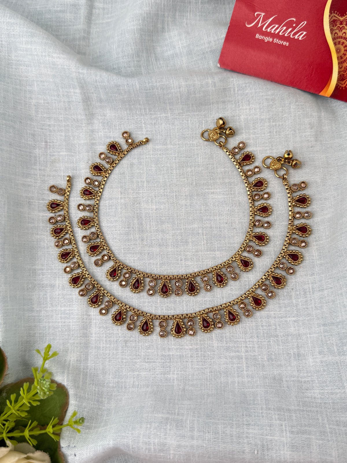 Elegant anklets for women