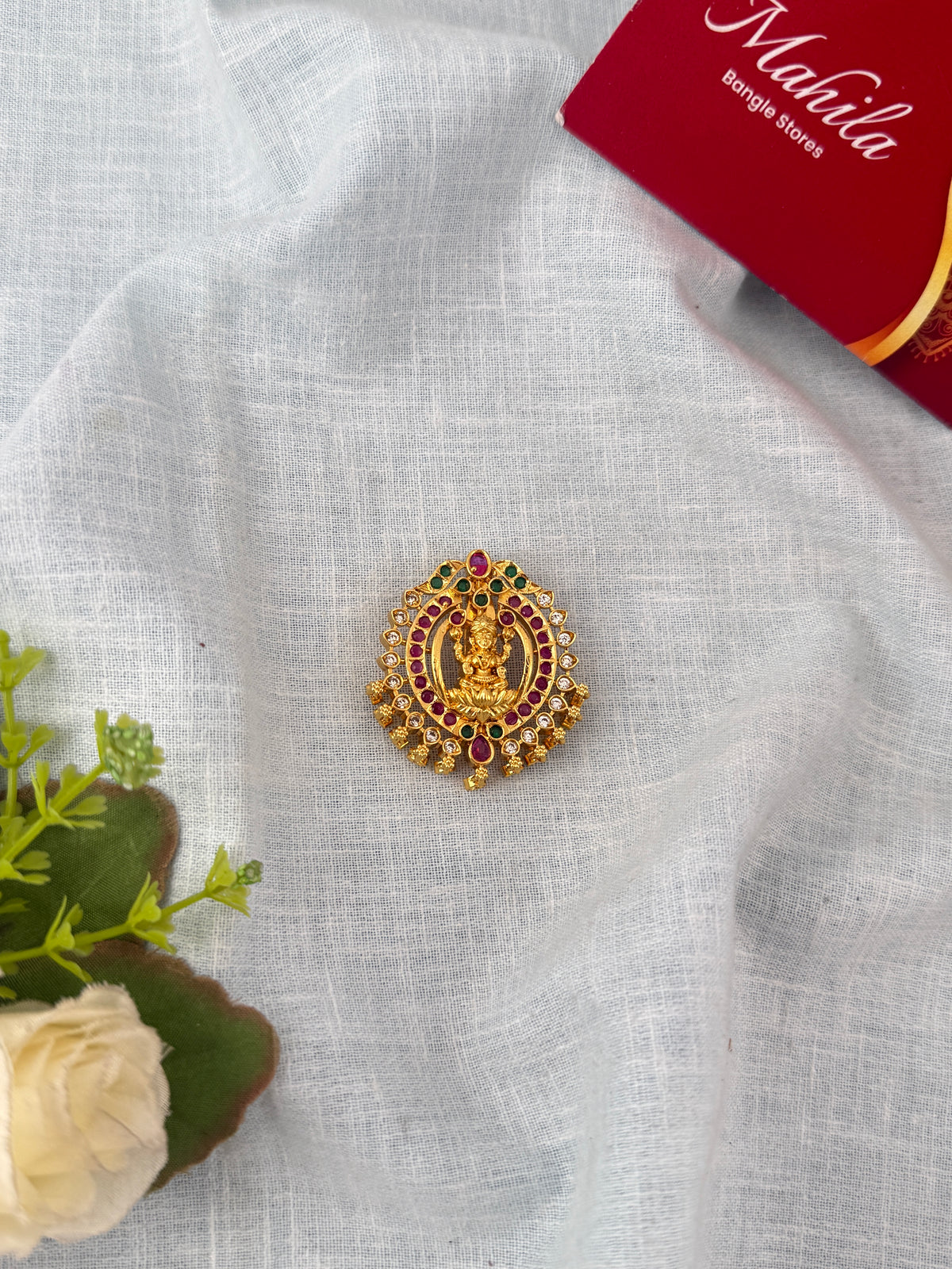 Stylish Saree Pins for women