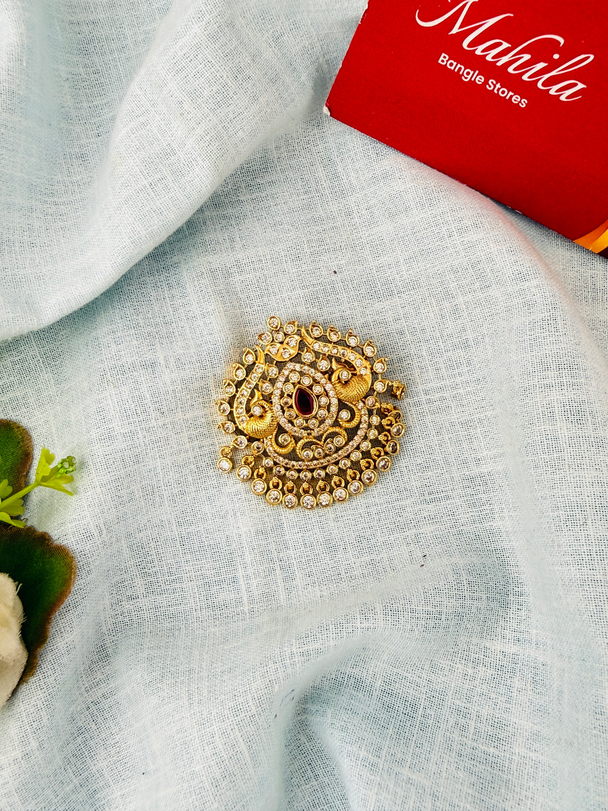Stylish Saree Pins for women