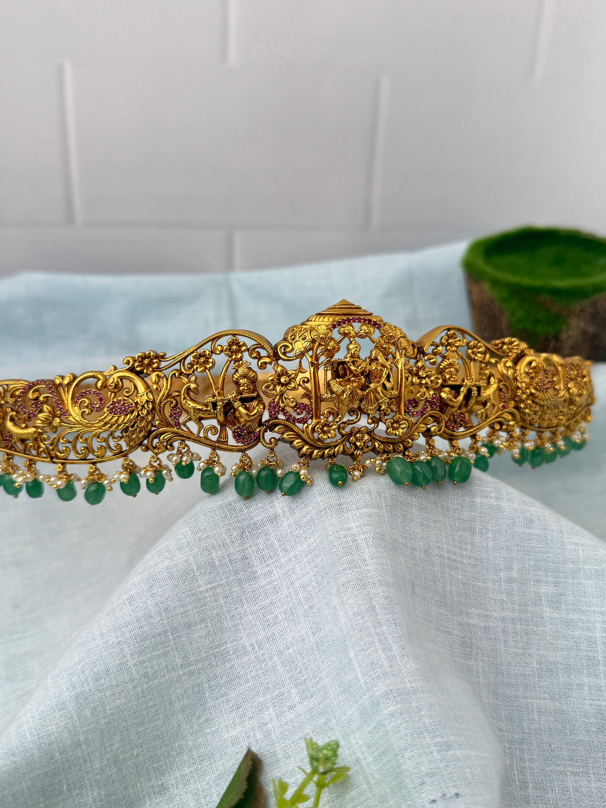 Traditional bridal hip belt for women