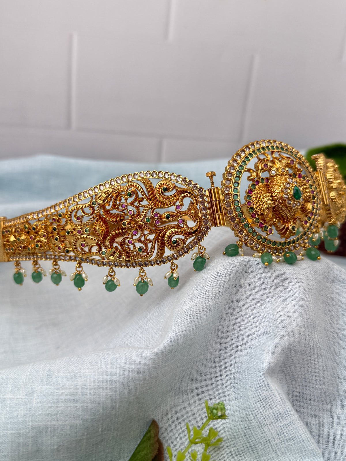 Traditional bridal hip belt for women