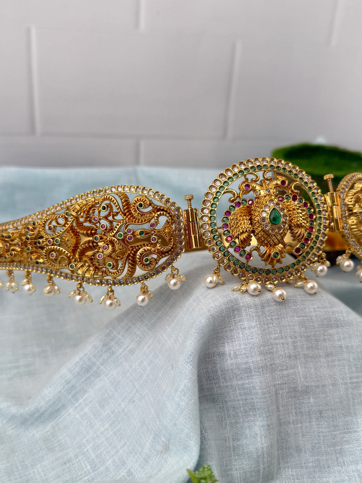 Traditional bridal hip belt for women