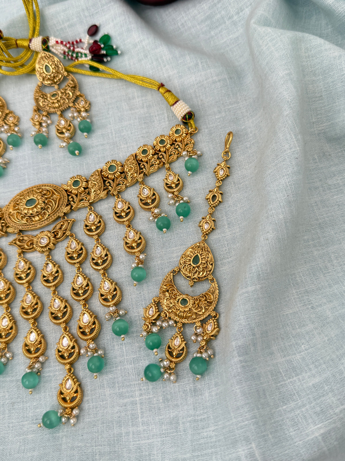 Antique Kundan Grand Necklace With Maang Tikka Short Set | N1306