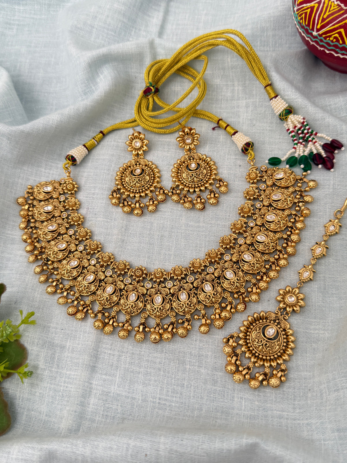 Antique Kundan Grand Necklace With Maang Tikka Short Set | N1294