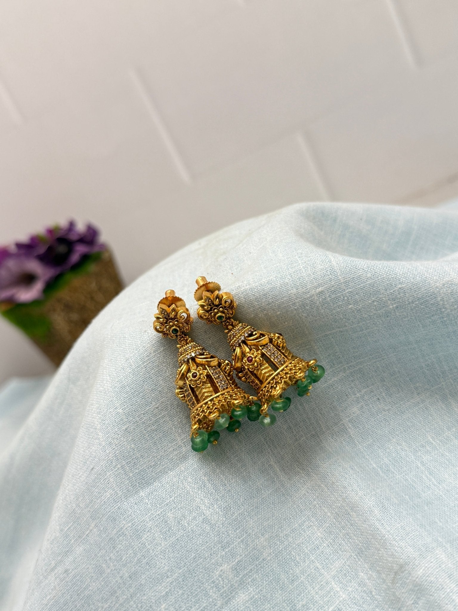 Antique Jhumka 0137 - Mahilas