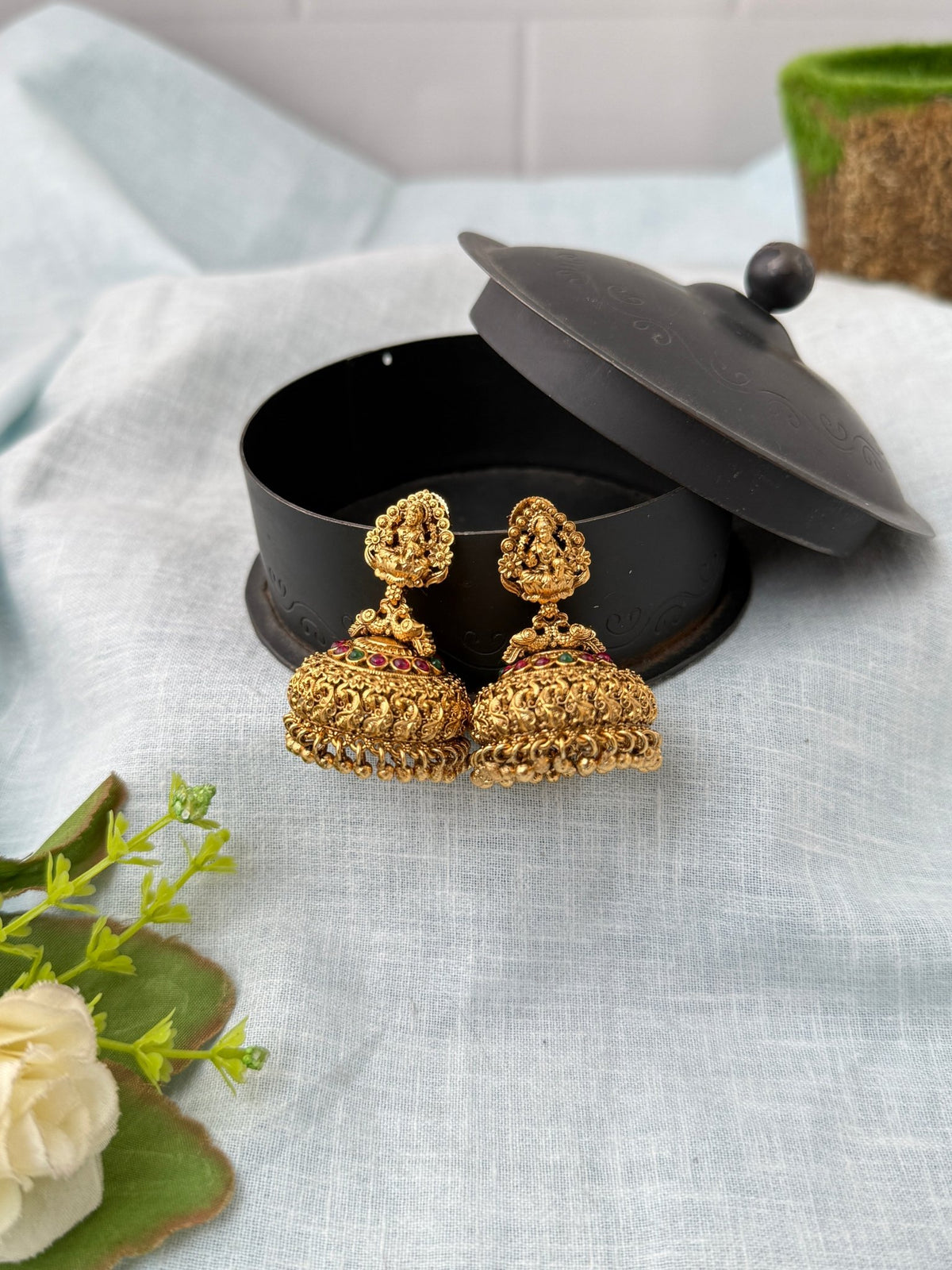 Antique Jhumka Lakshmi Earrings| E0774 - Mahilas