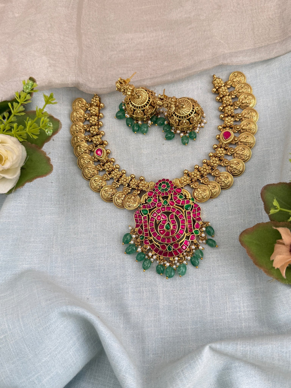 Antique Kasu Jadau Pendant Short Necklace Set | 0111 - Mahilas
