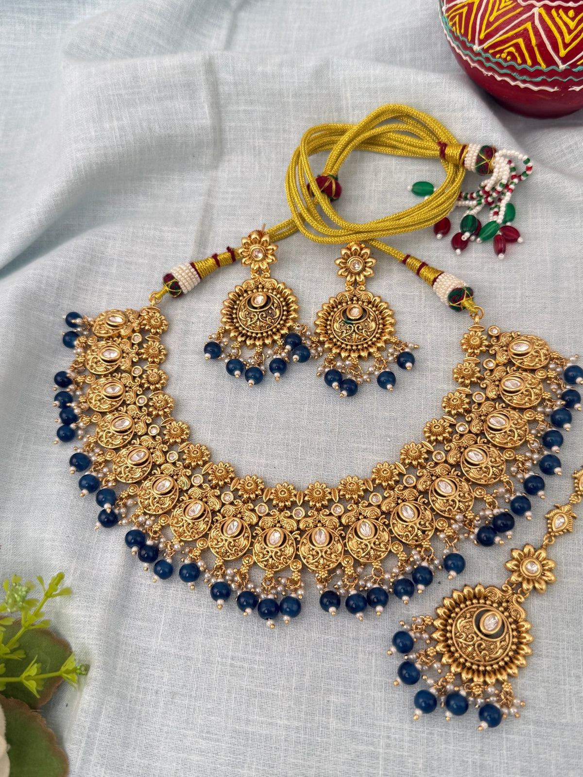 Antique Kundan Grand Necklace With Maang Tikka Short Set | N1301 - Mahilas