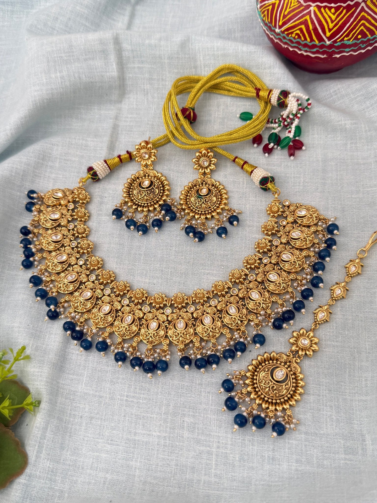 Antique Kundan Grand Necklace With Maang Tikka Short Set | N1301 - Mahilas