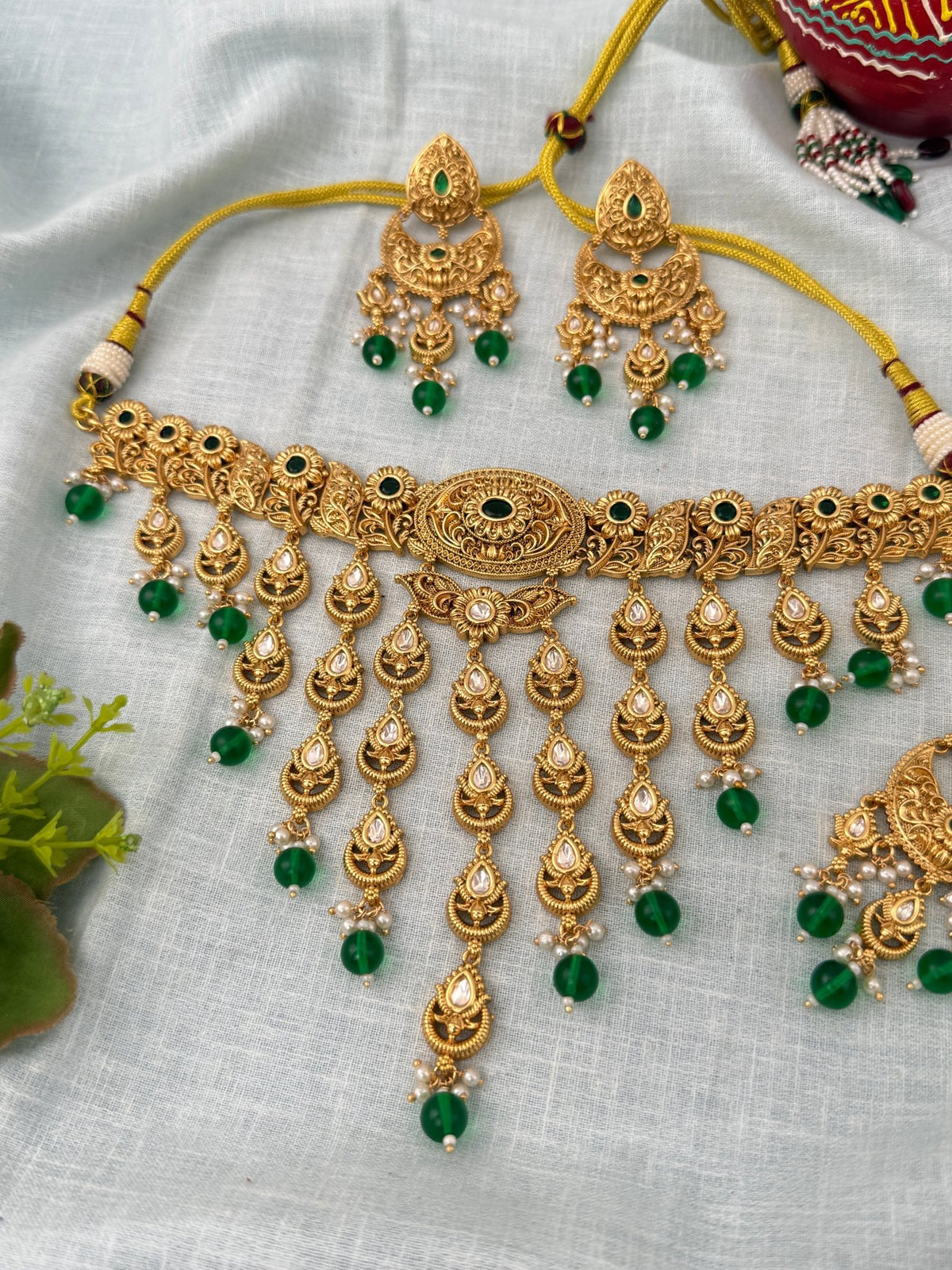Antique Kundan Grand Necklace With Maang Tikka Short Set | N1303 - Mahilas