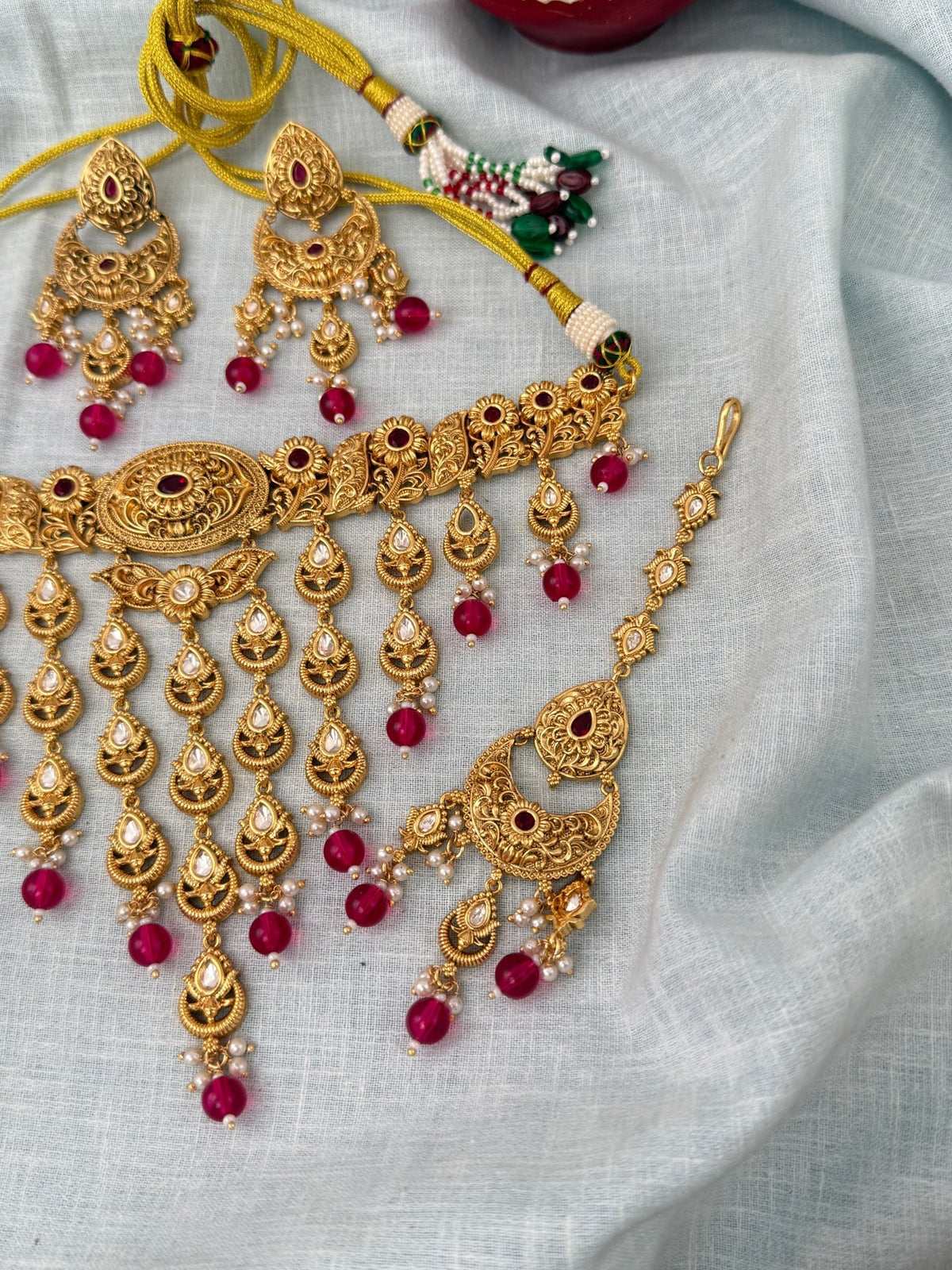 Antique Kundan Grand Necklace With Maang Tikka Short Set | N1307 - Mahilas