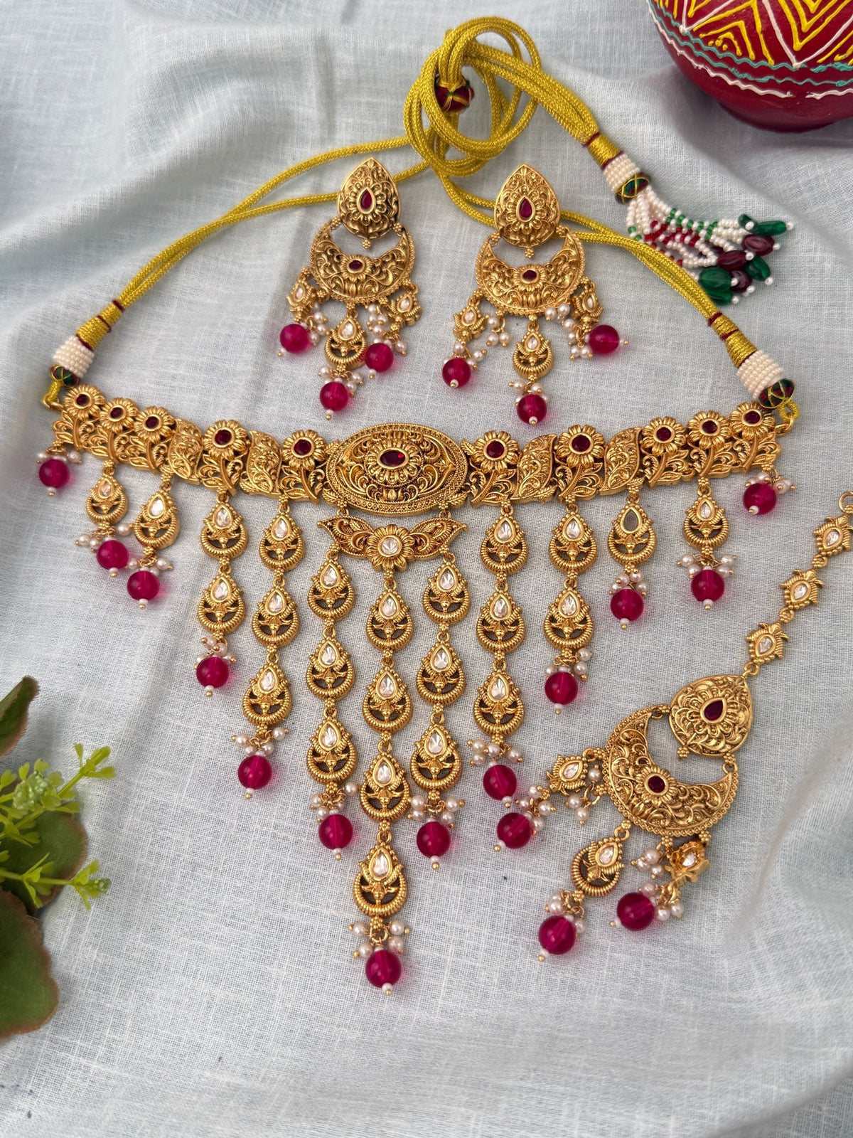 Antique Kundan Grand Necklace With Maang Tikka Short Set | N1307 - Mahilas