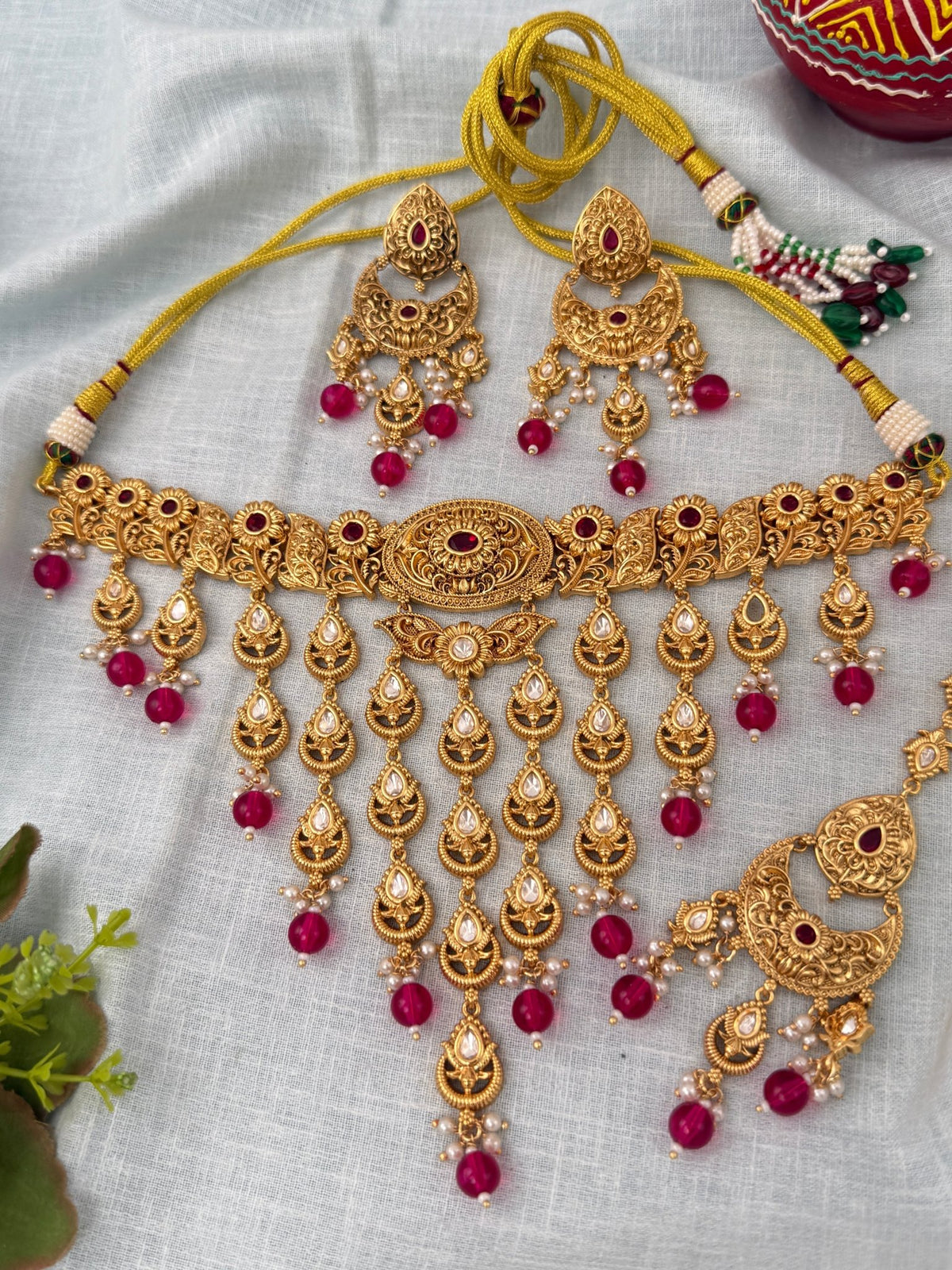 Antique Kundan Grand Necklace With Maang Tikka Short Set | N1307 - Mahilas