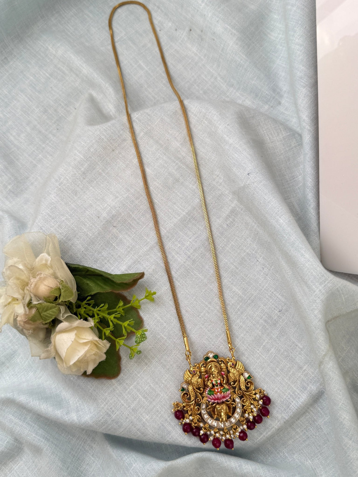 Antique Lakshmi Chain Pendant Necklace | C0020 - Mahilas