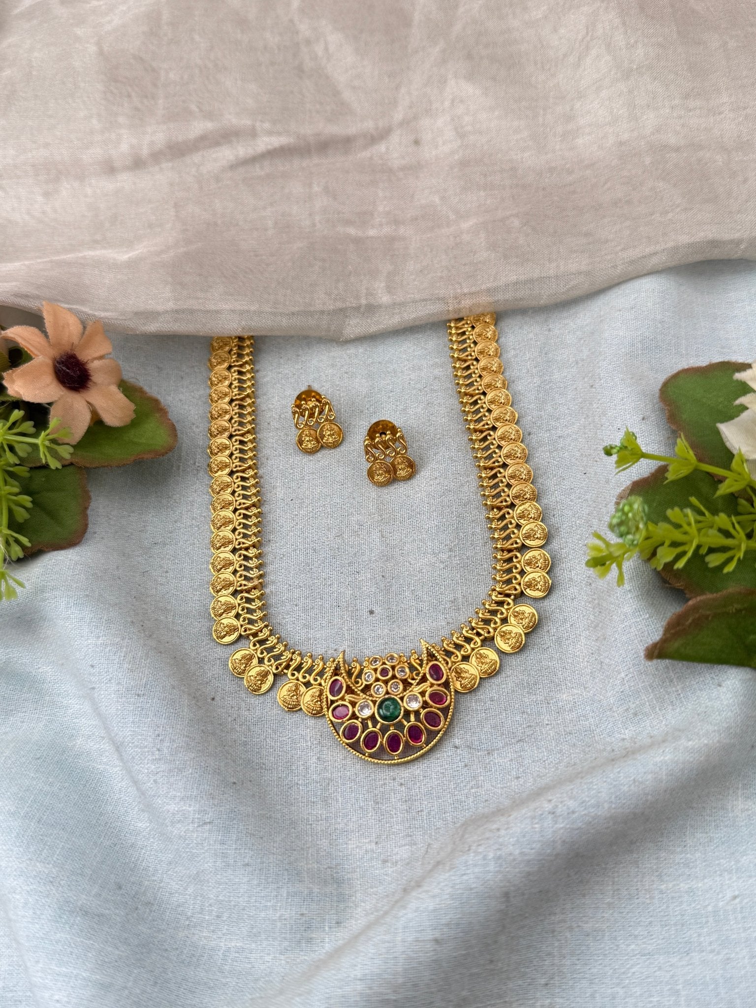 Antique Lakshmi Kasu Pendant Necklace Set | No330 - Mahilas