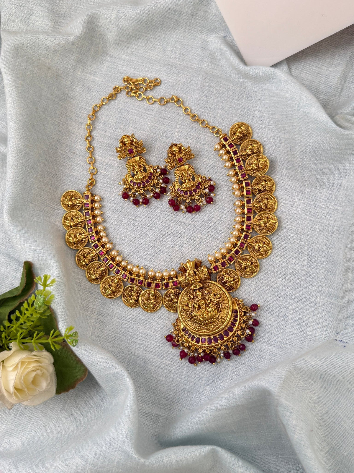 Antique Lakshmi Kasu Short Neacklace Set | N0536 - Mahilas