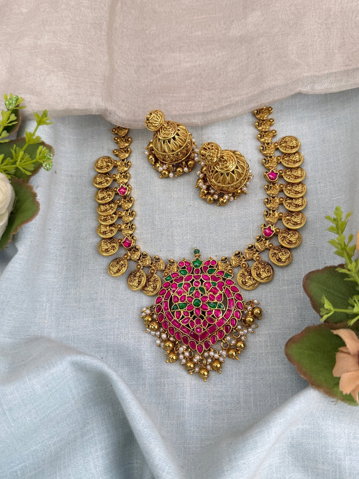 Antique Laksmi Kasu Jadau Kundan Pendant Short Necklace Set | 0114 - Mahilas