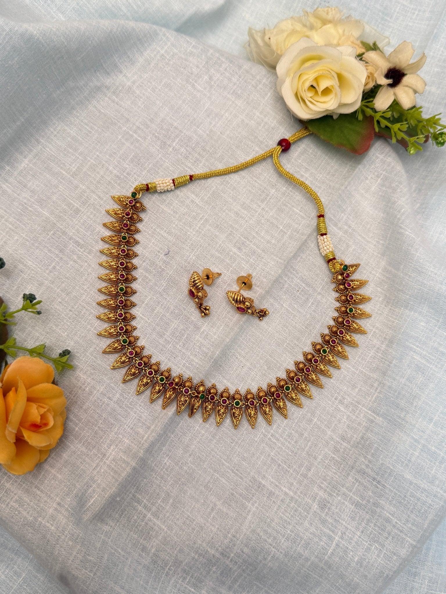 Antique Necklace 0348 - Mahilas