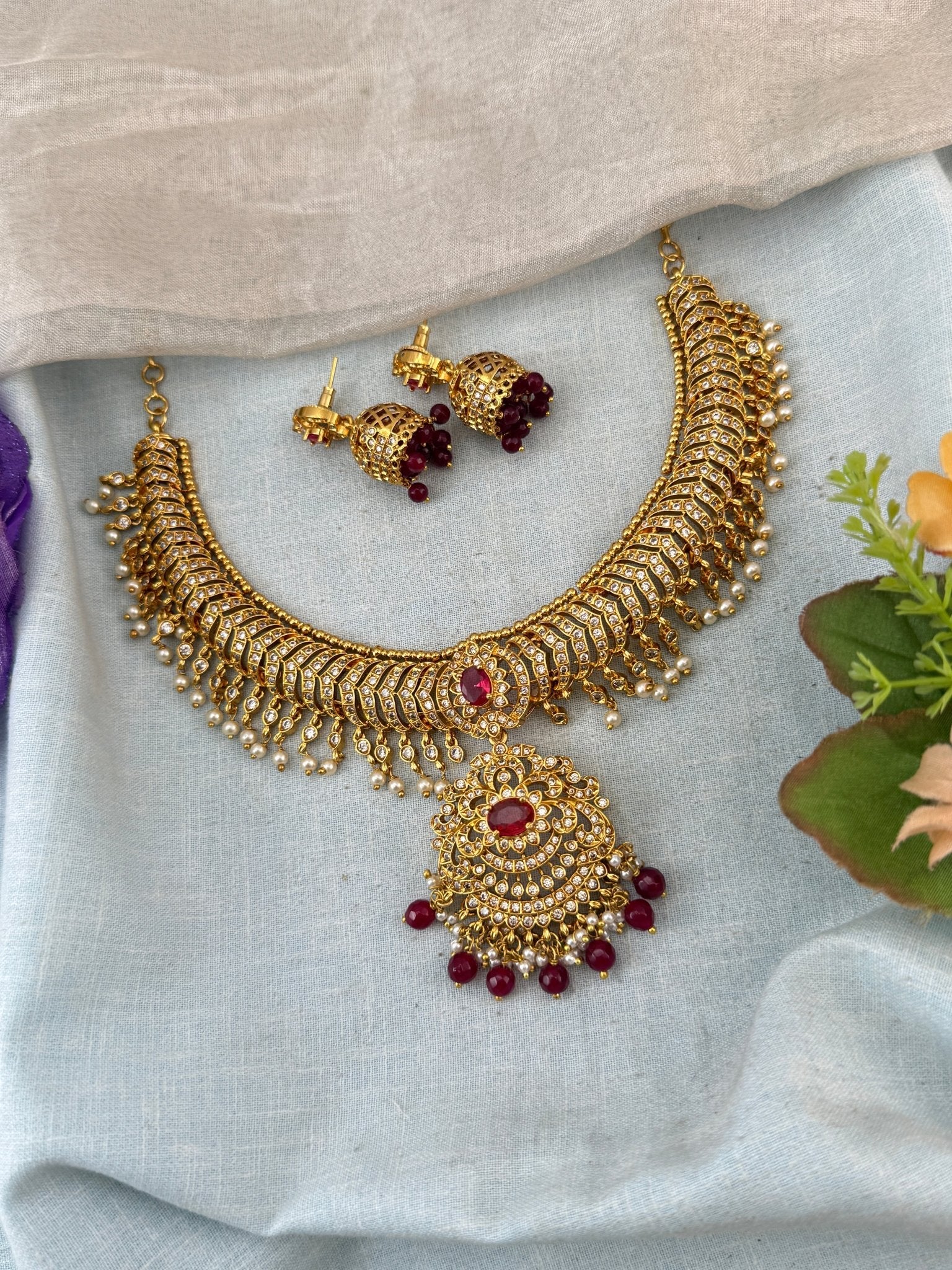 Antique Necklace Stone Pendant Royal Short Set | N0066 - Mahilas