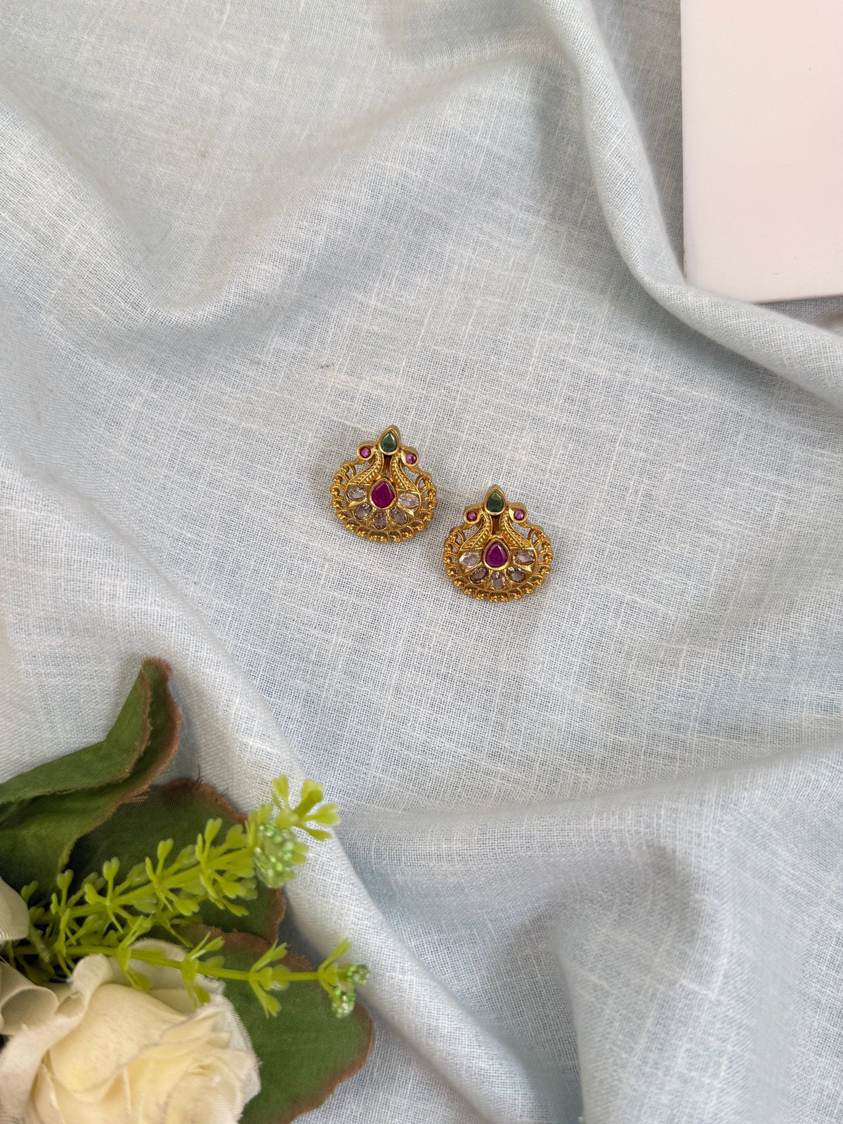 Antique Peacock Stone Stud Earring | E0289 - Mahilas