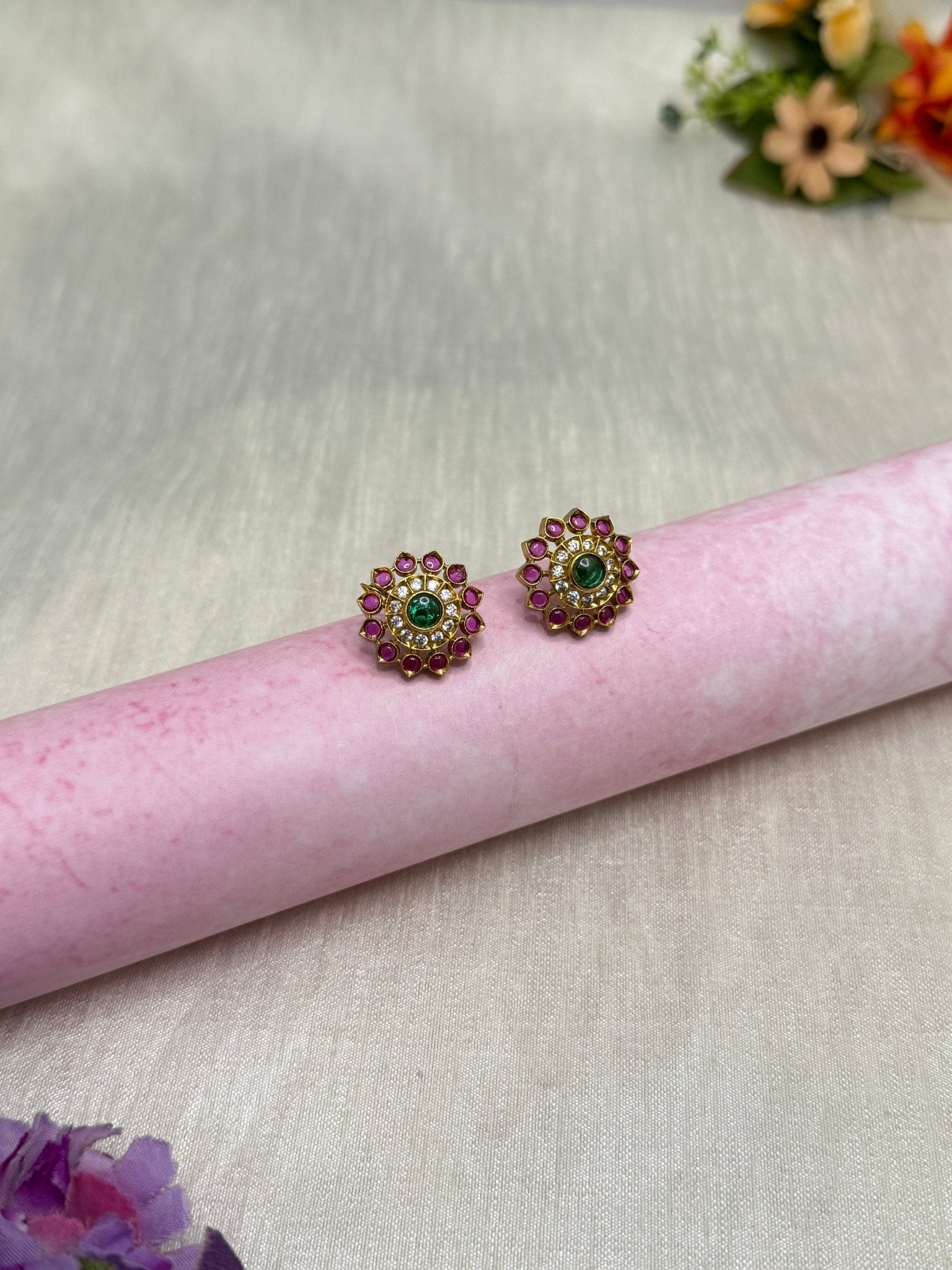 Antique Stud Earrings 0230 - Mahilas