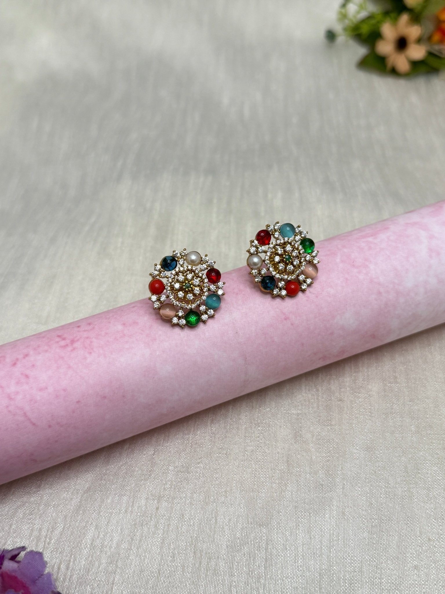 Antique Stud Earrings 0253 - Mahilas