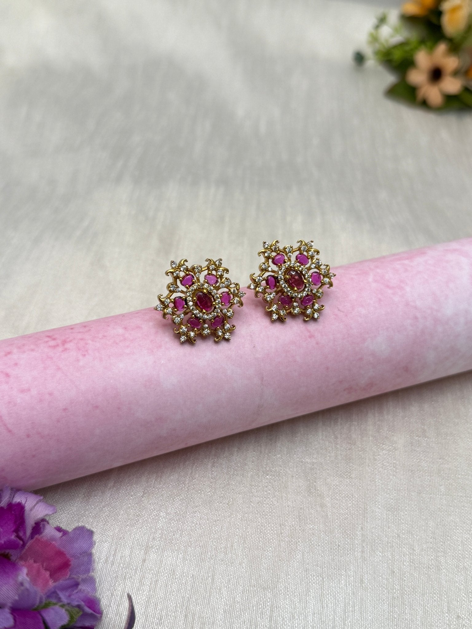 Antique Stud Earrings 0274 - Mahilas