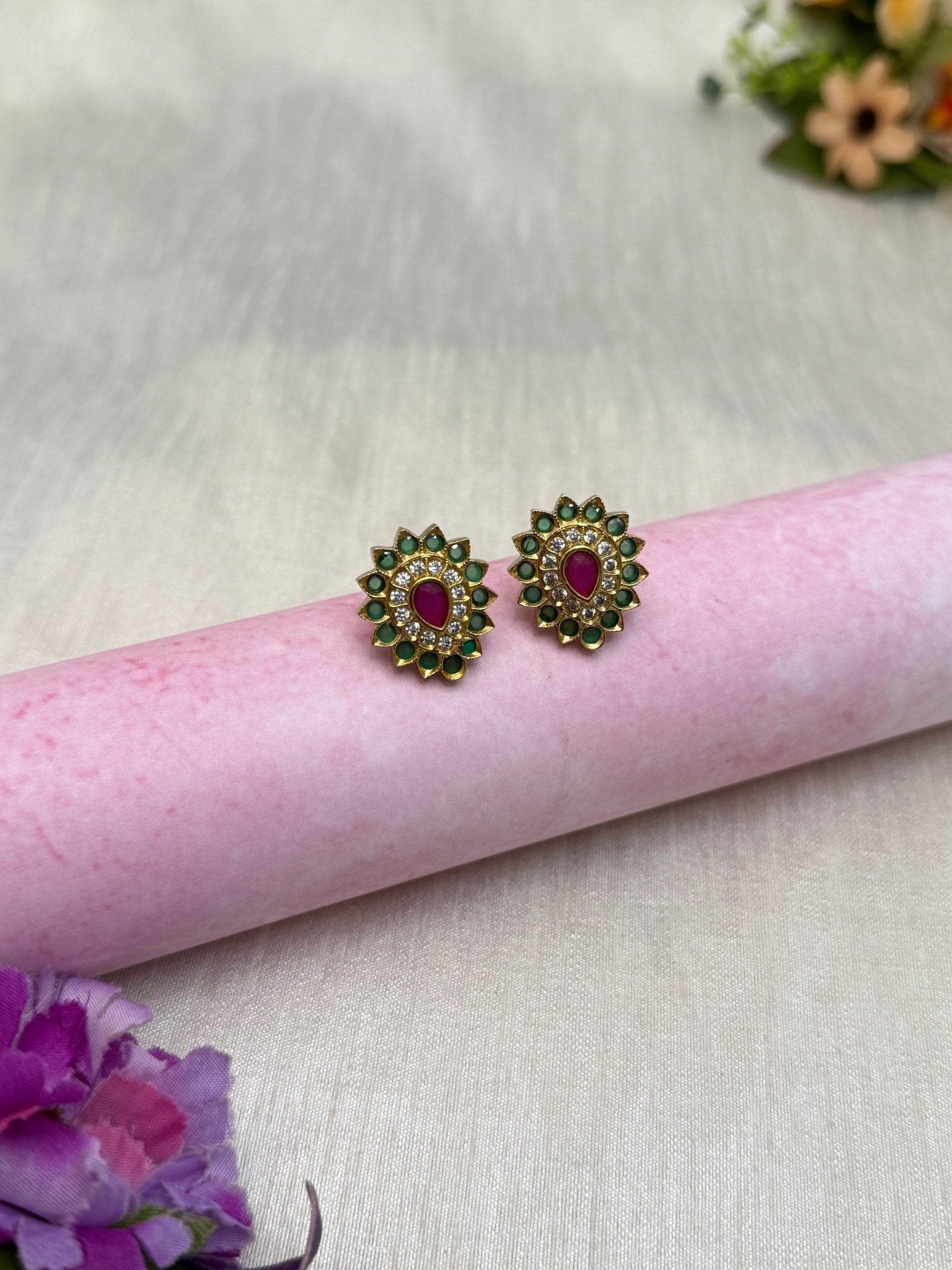 Antique Stud Earrings 0276 - Mahilas