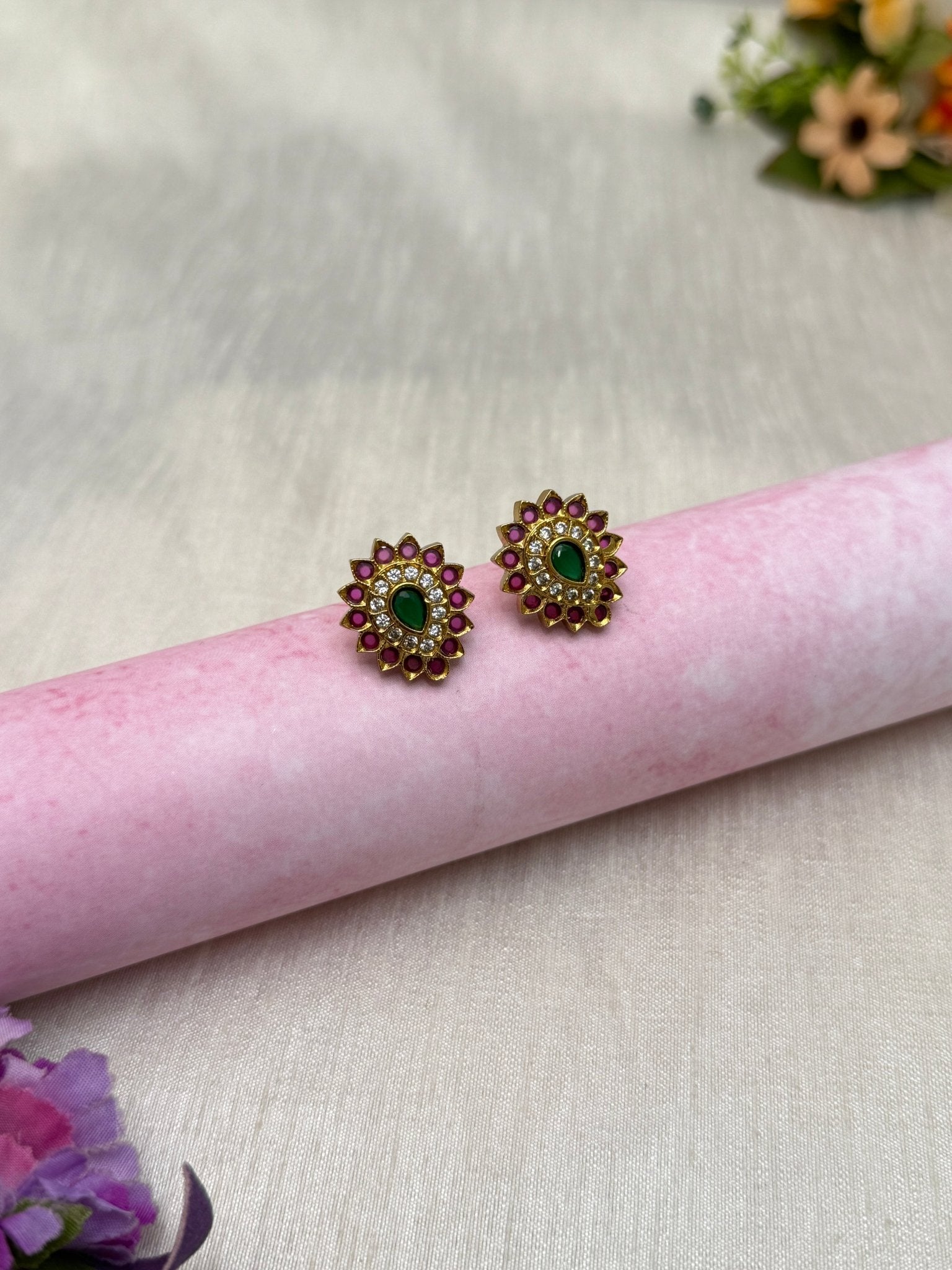 Antique Stud Earrings 0286 - Mahilas