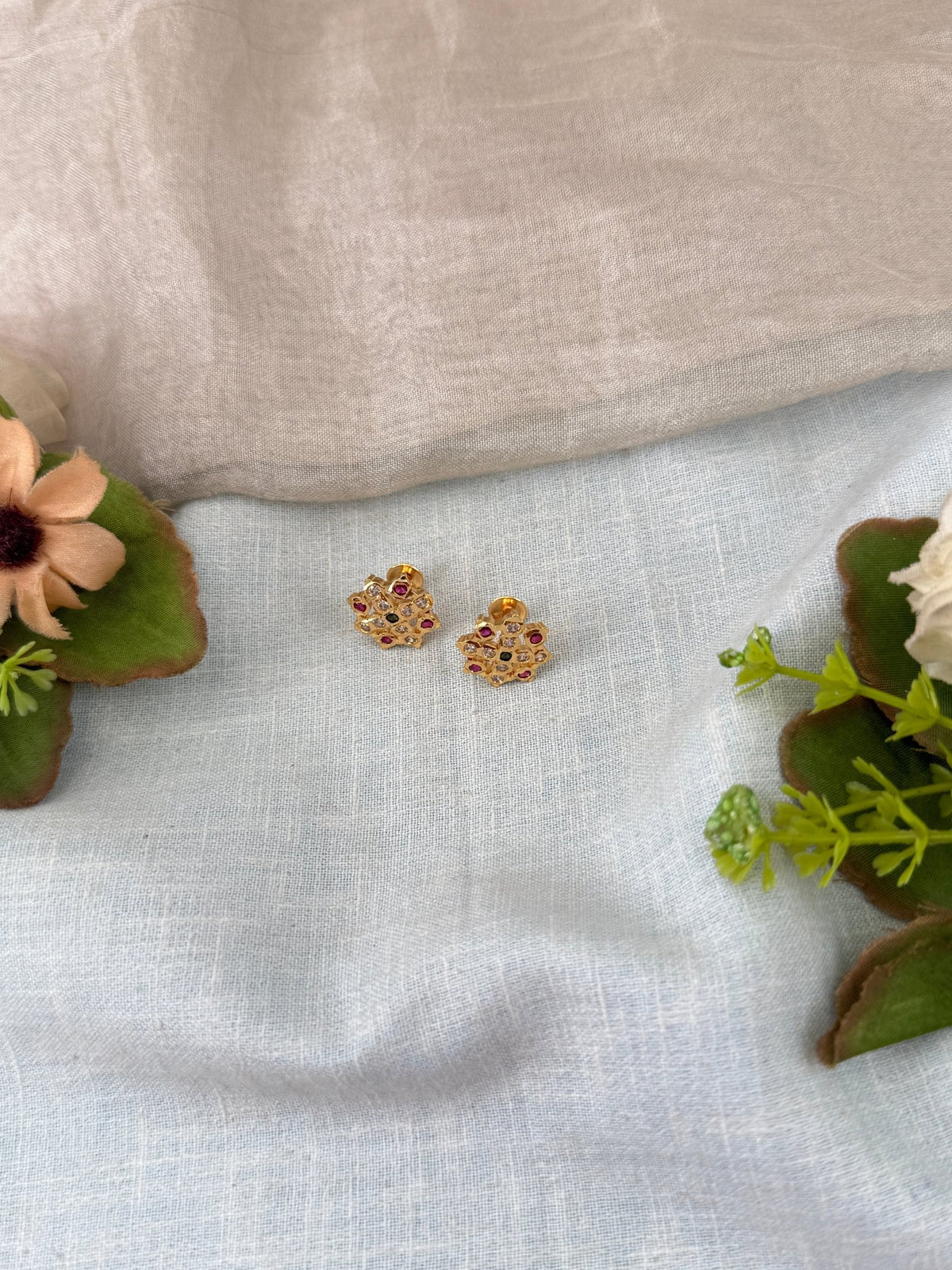 Antique Stud Earrings | E0201 - Mahilas