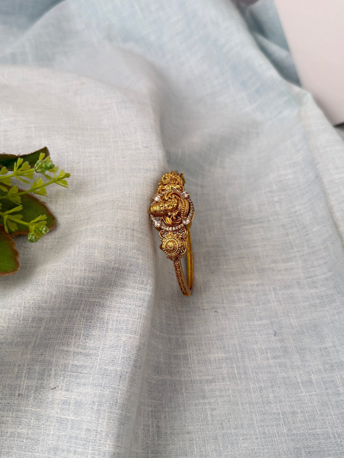Antique Venkateshwara Kada Bracelet | Set of 1 | L0123 - Mahilas
