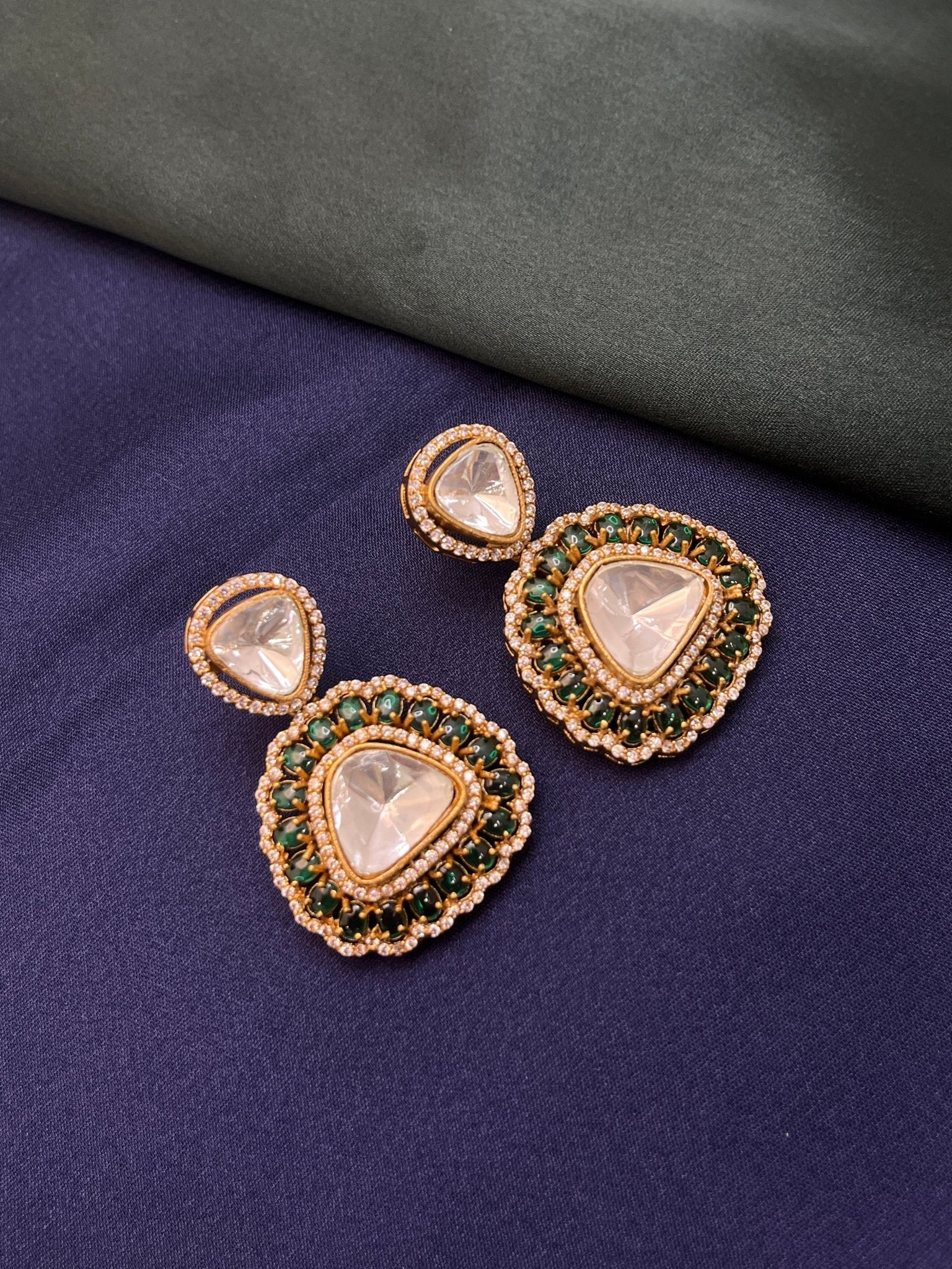 Crystal Stone Earrings 04 - Mahilas