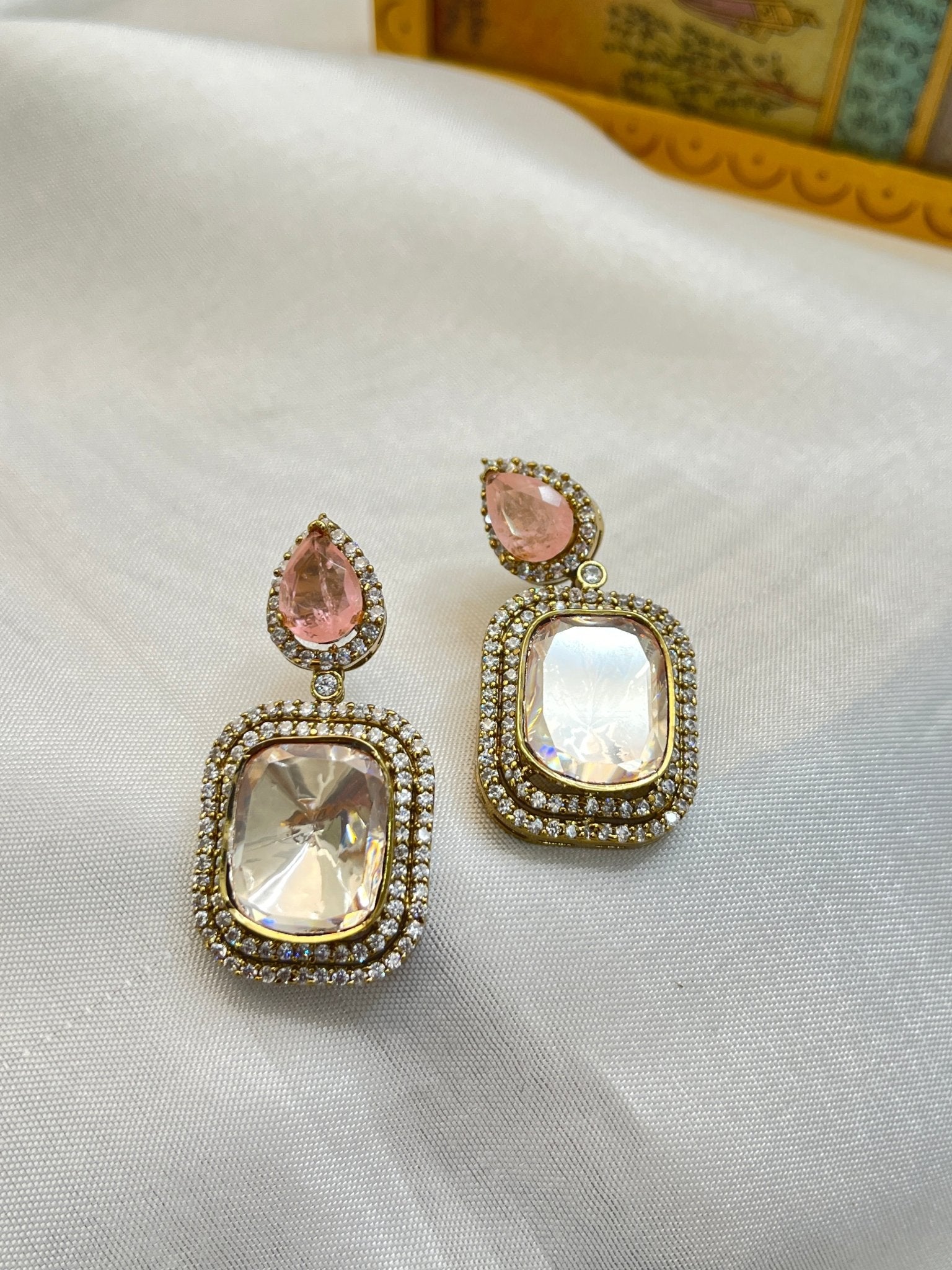 Crystal Stone Earrings 05 - Mahilas