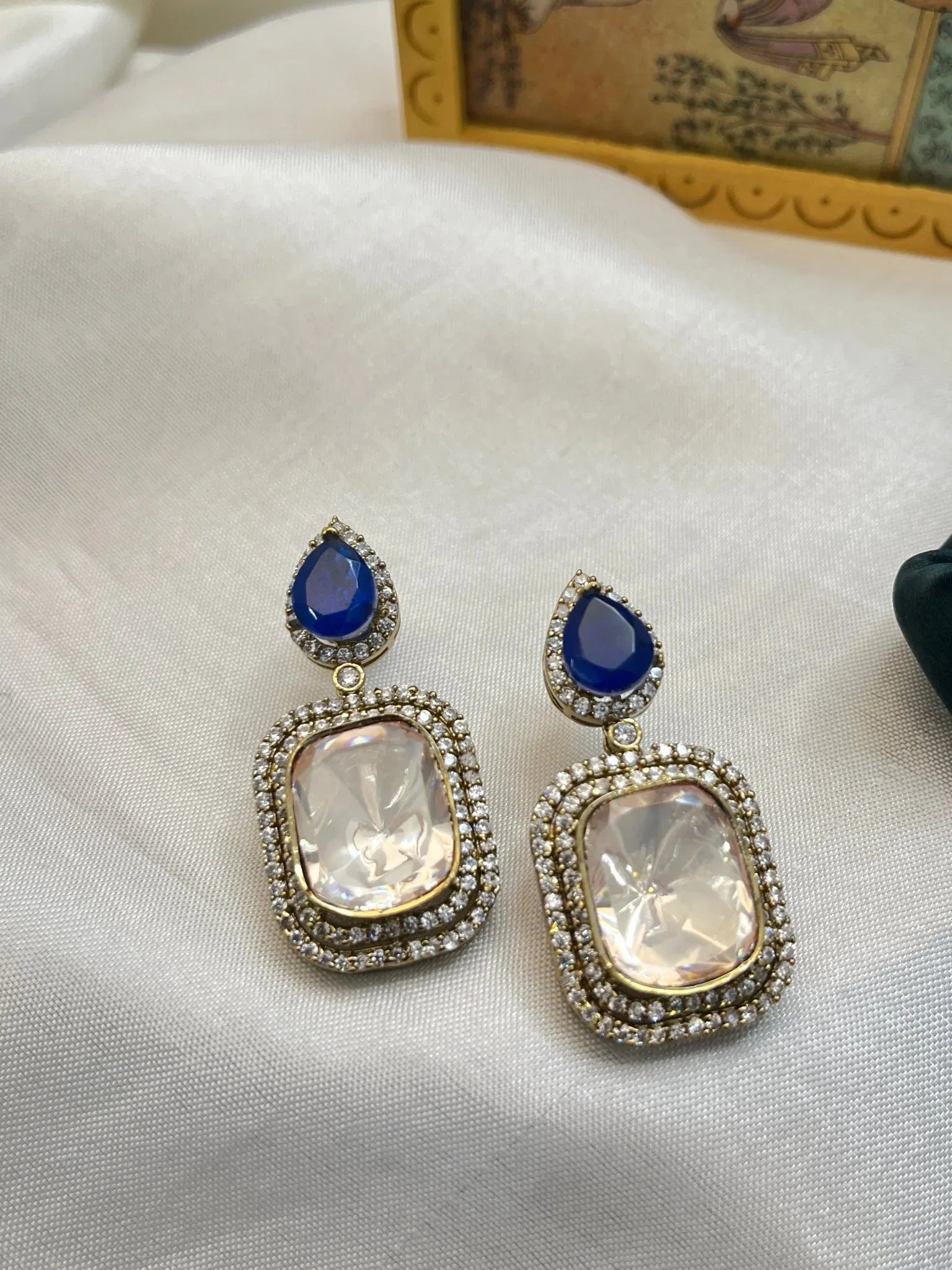 Crystal Stone Earrings 08 - Mahilas