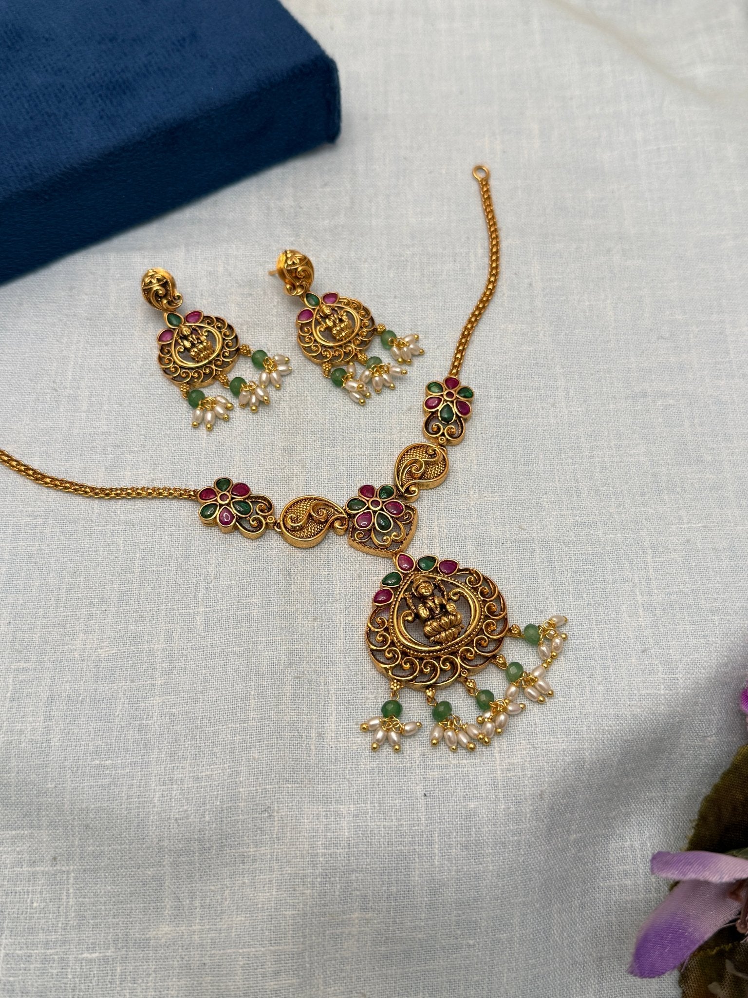 Designer Antique Necklace set 580 - Mahilas