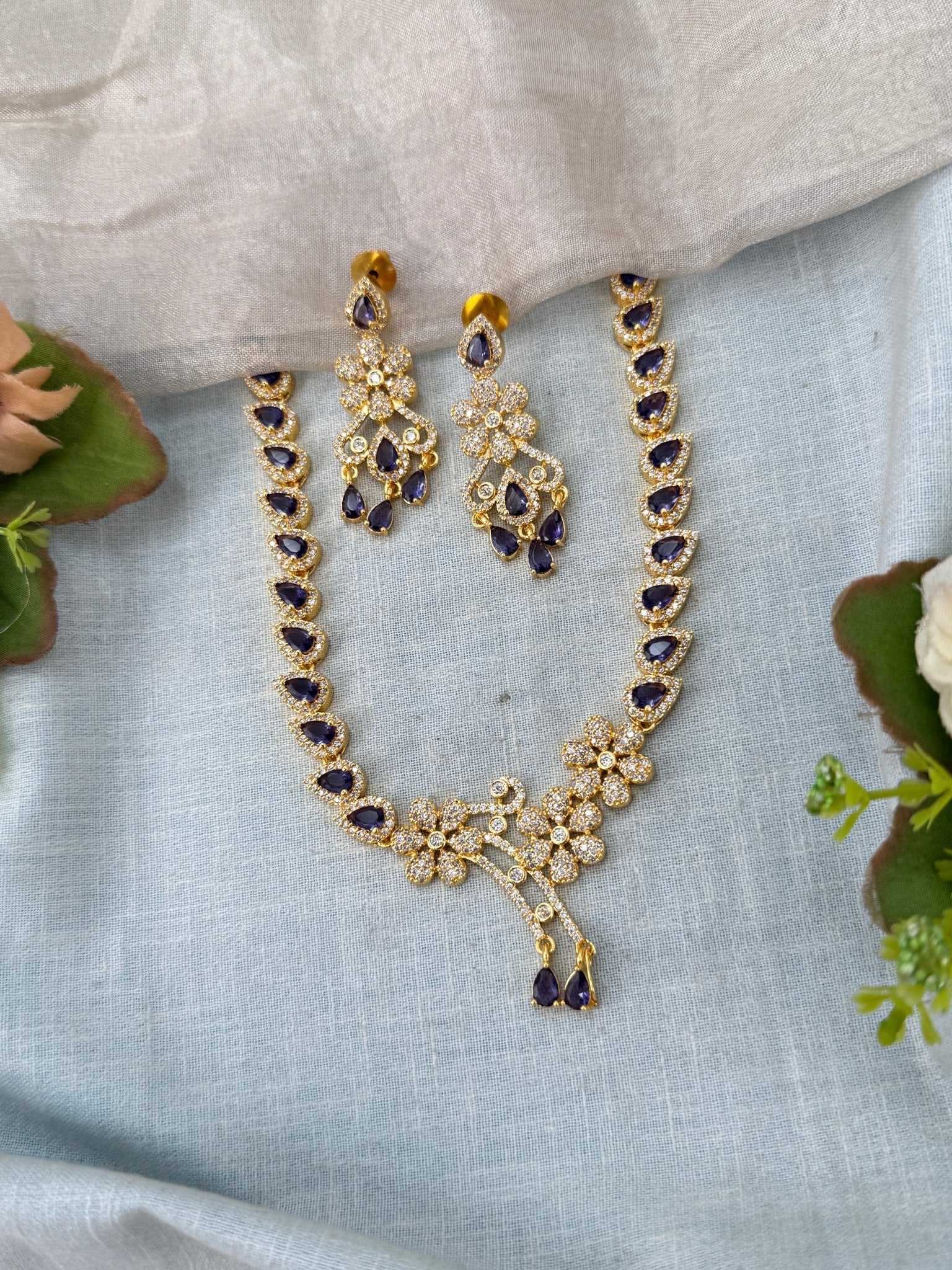 Designer Gold Stone Short Necklace Set 830 - Mahilas