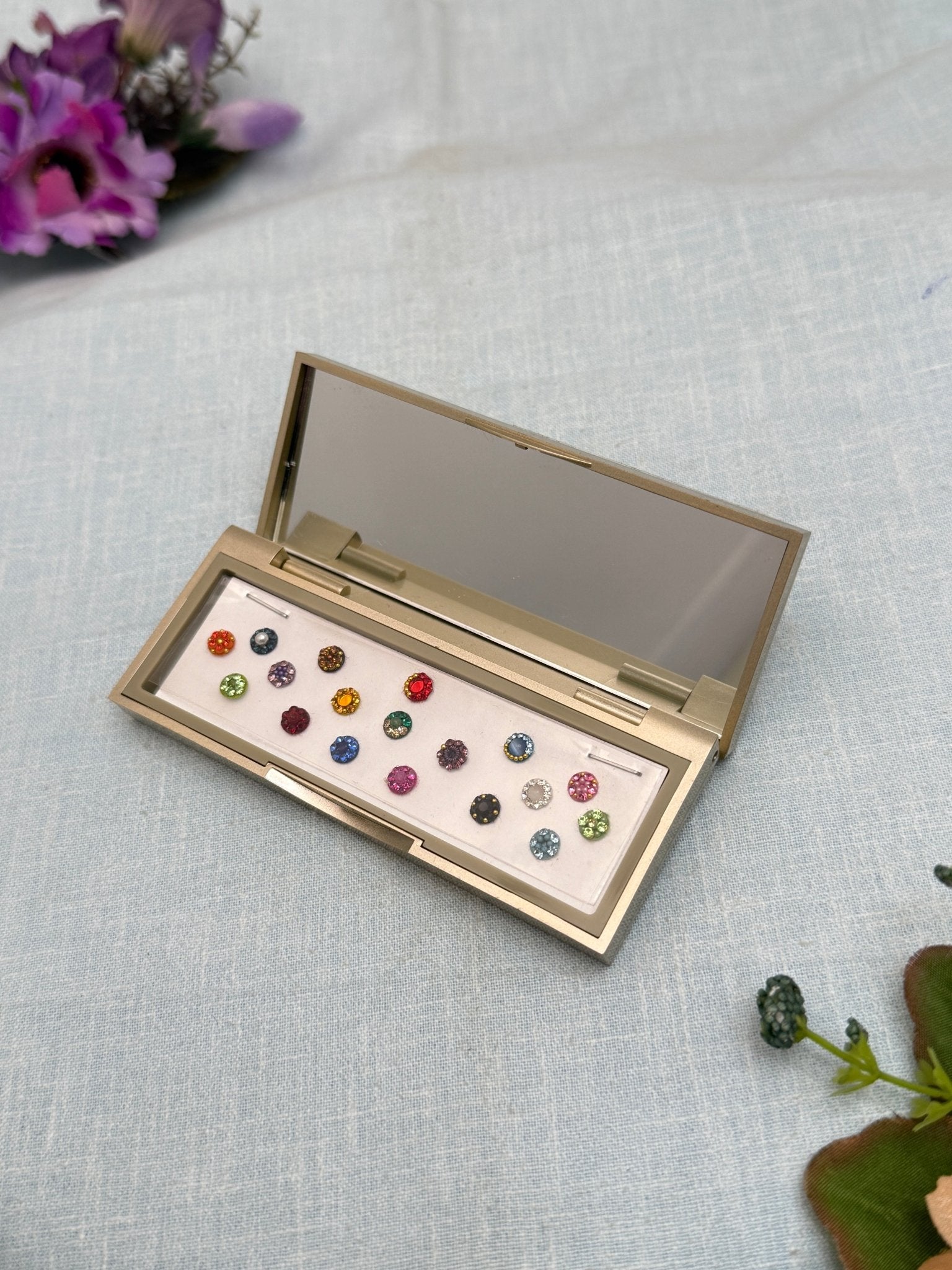 Designer Grand Bindi Box 355 - Mahilas