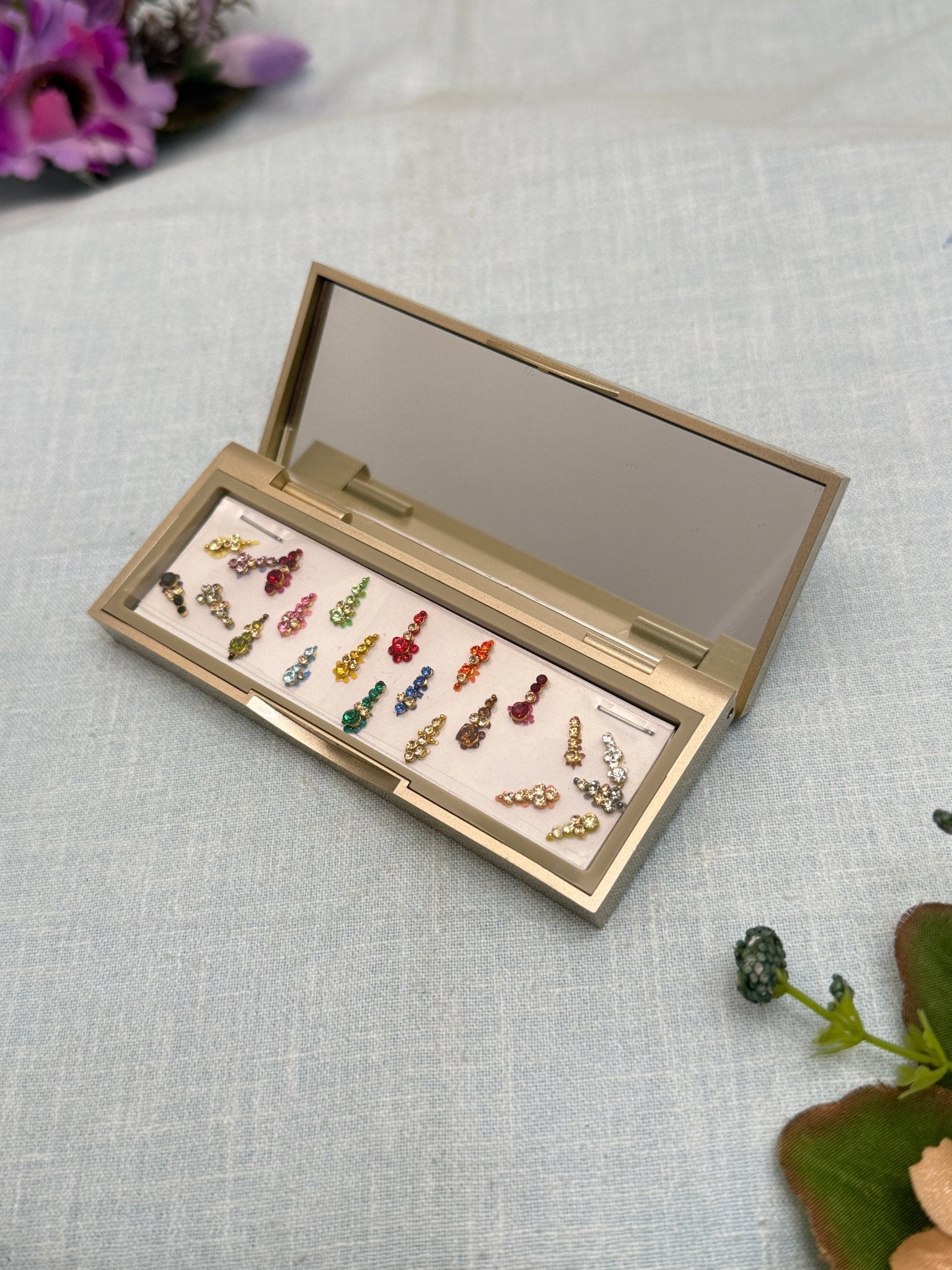 Designer Grand Bindi Box 356 - Mahilas