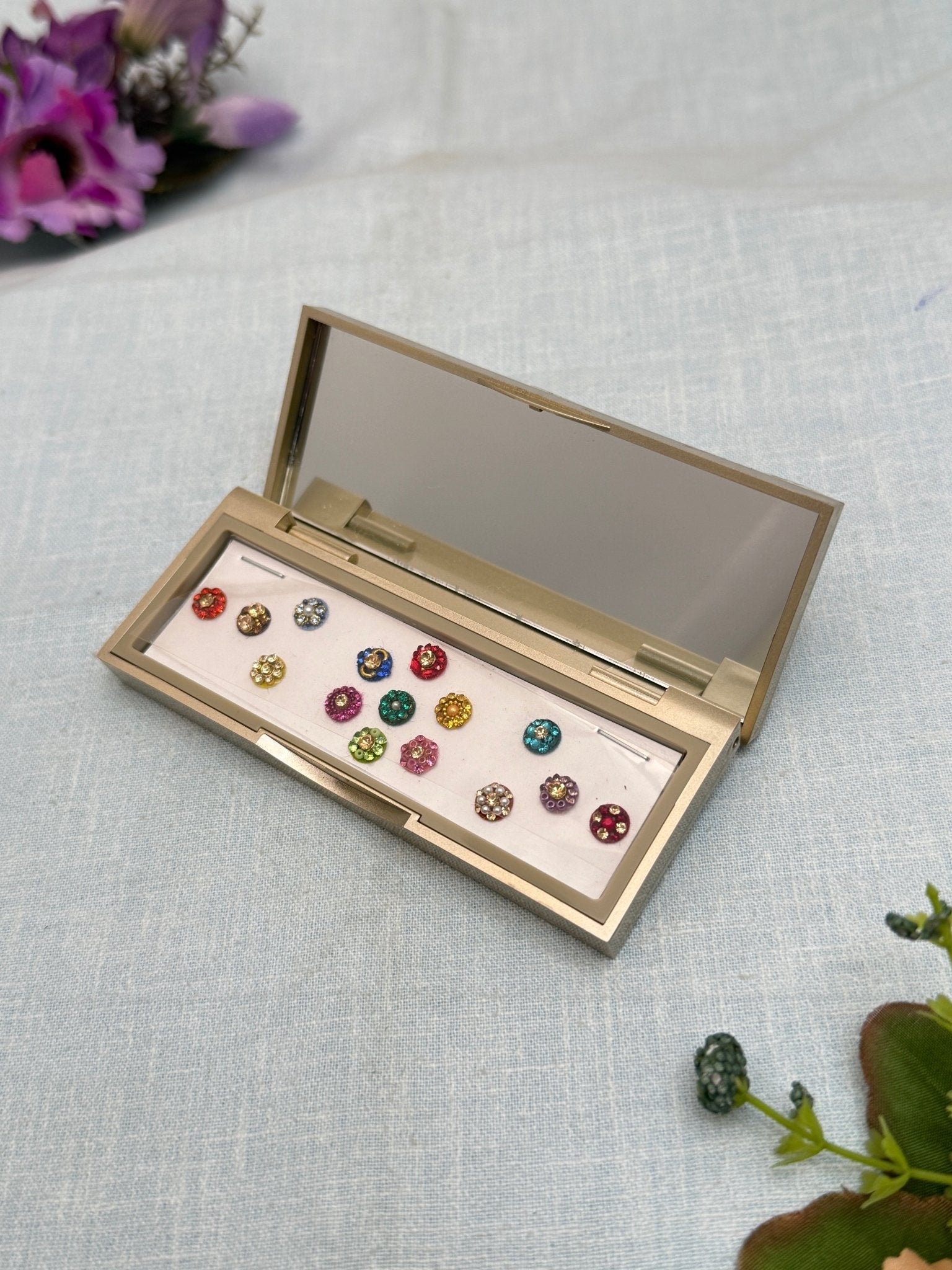 Designer Grand Bindi Box 360 - Mahilas