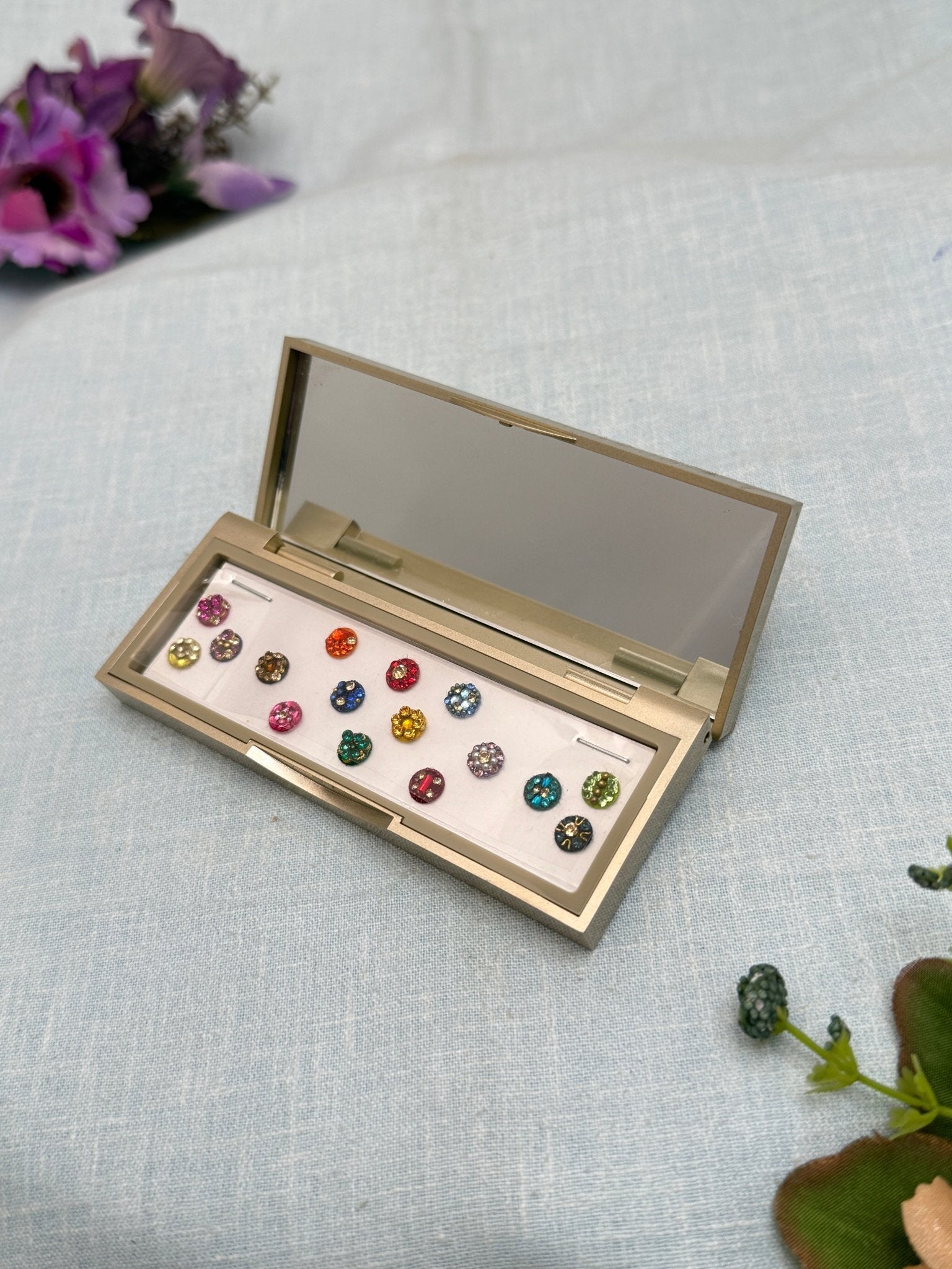 Designer Grand Bindi Box 420 - Mahilas