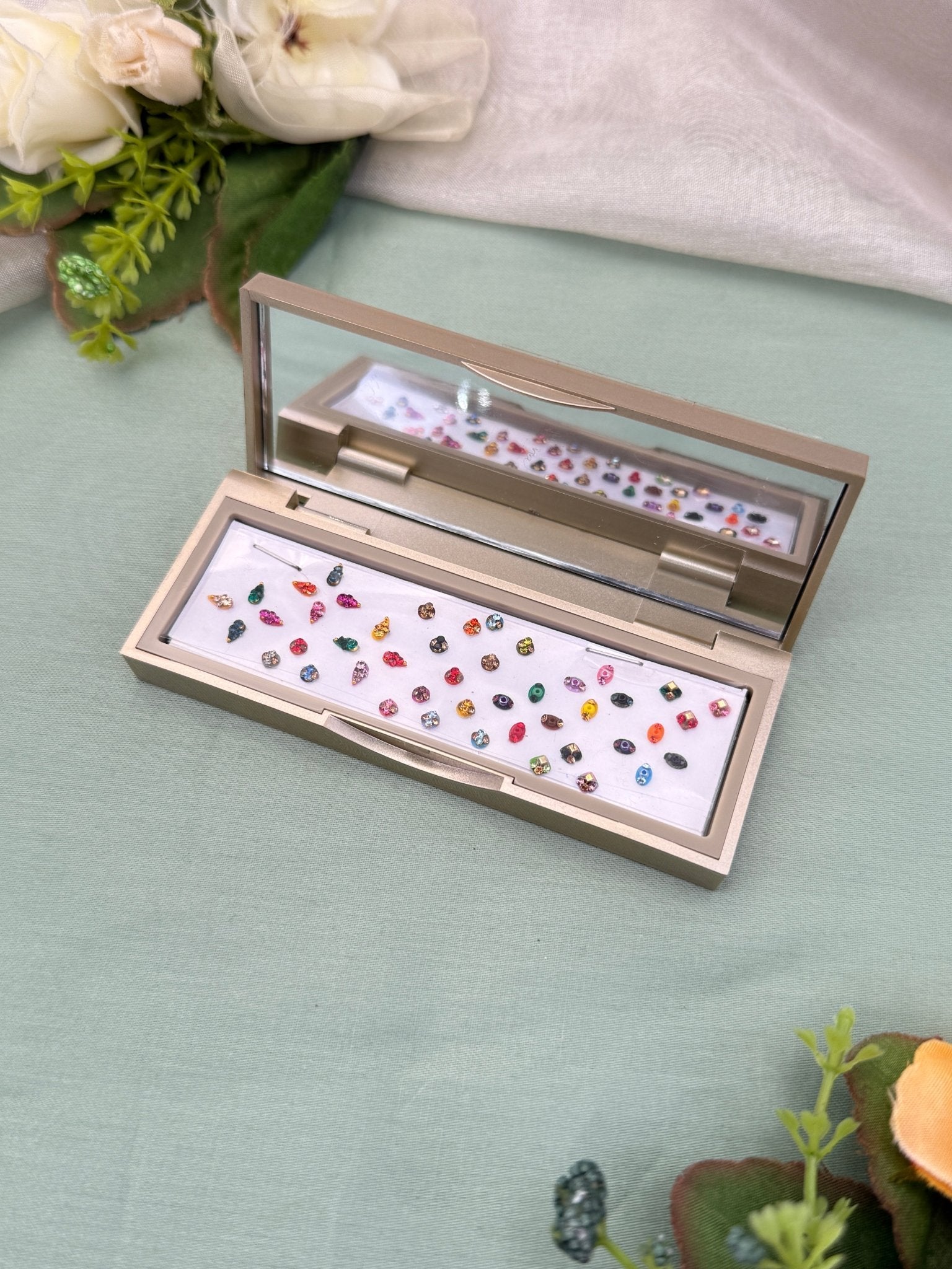 Designer Grand Bindi Box 531 - Mahilas