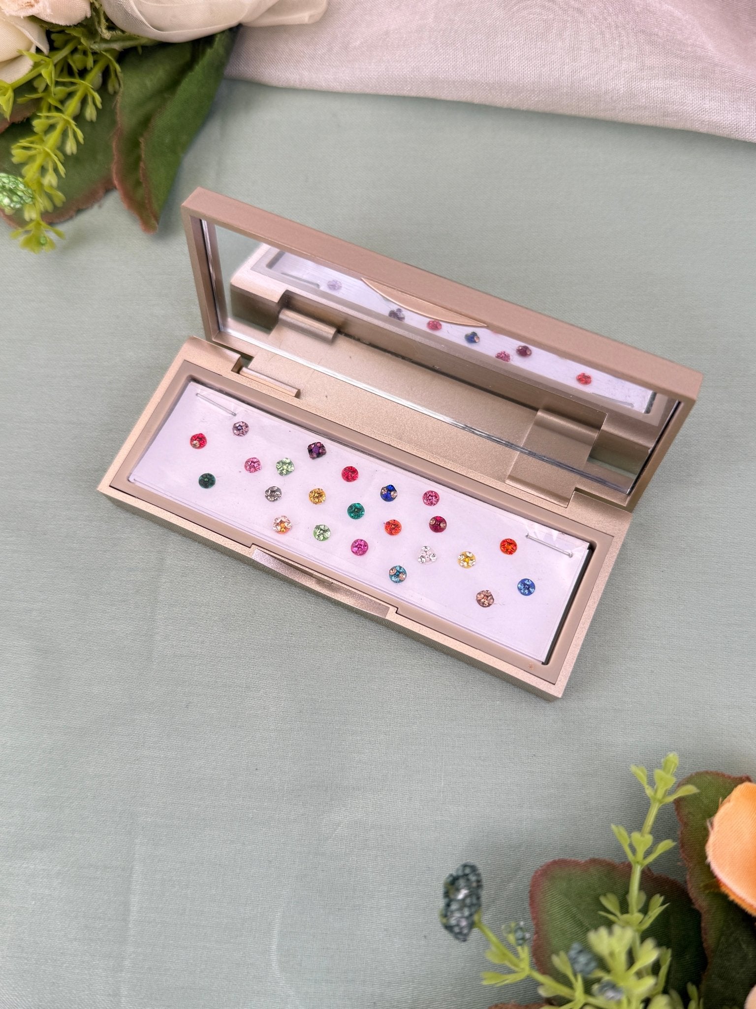 Designer Grand Bindi Box 564 - Mahilas