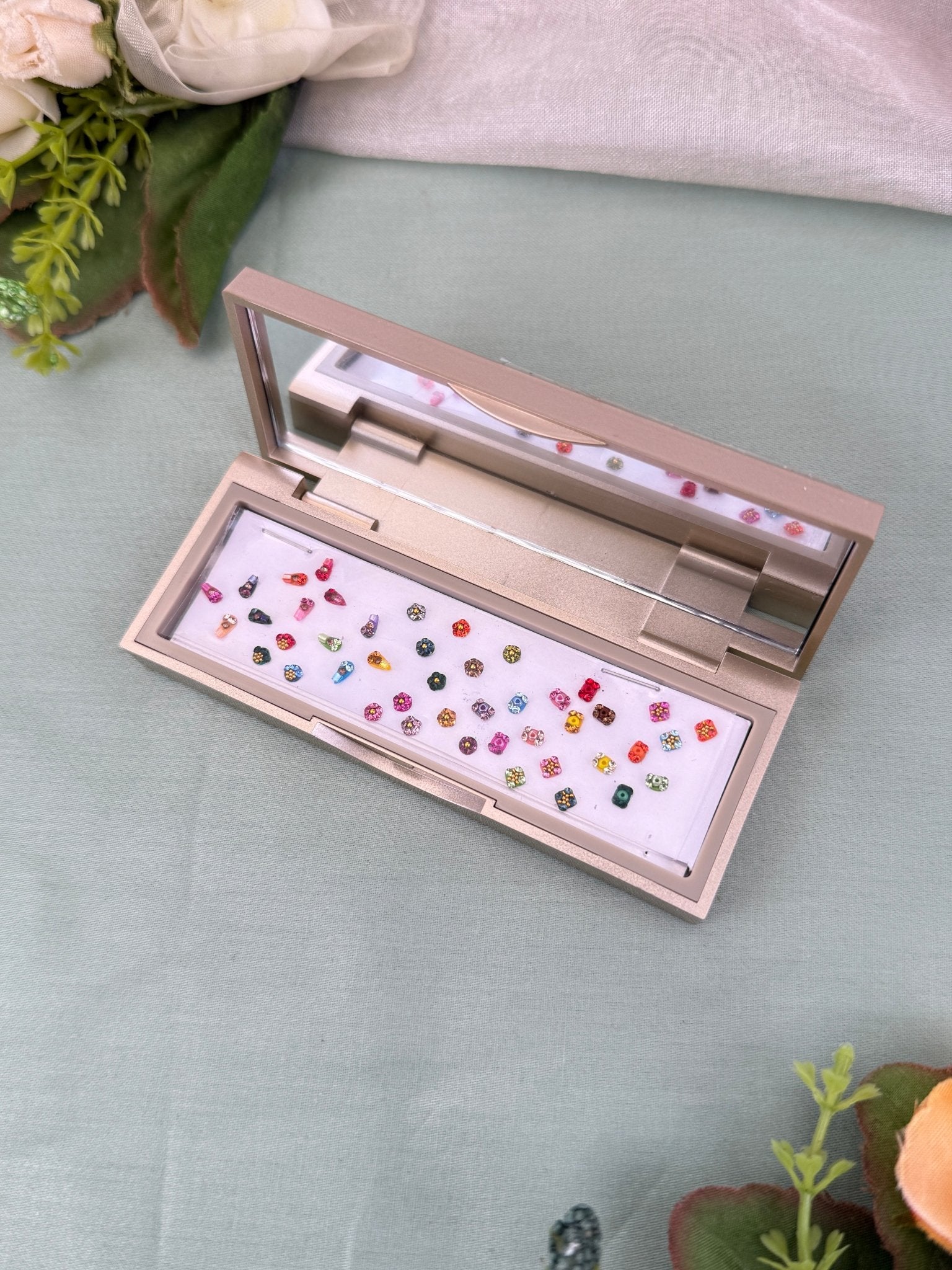 Designer Grand Bindi Box 571 - Mahilas