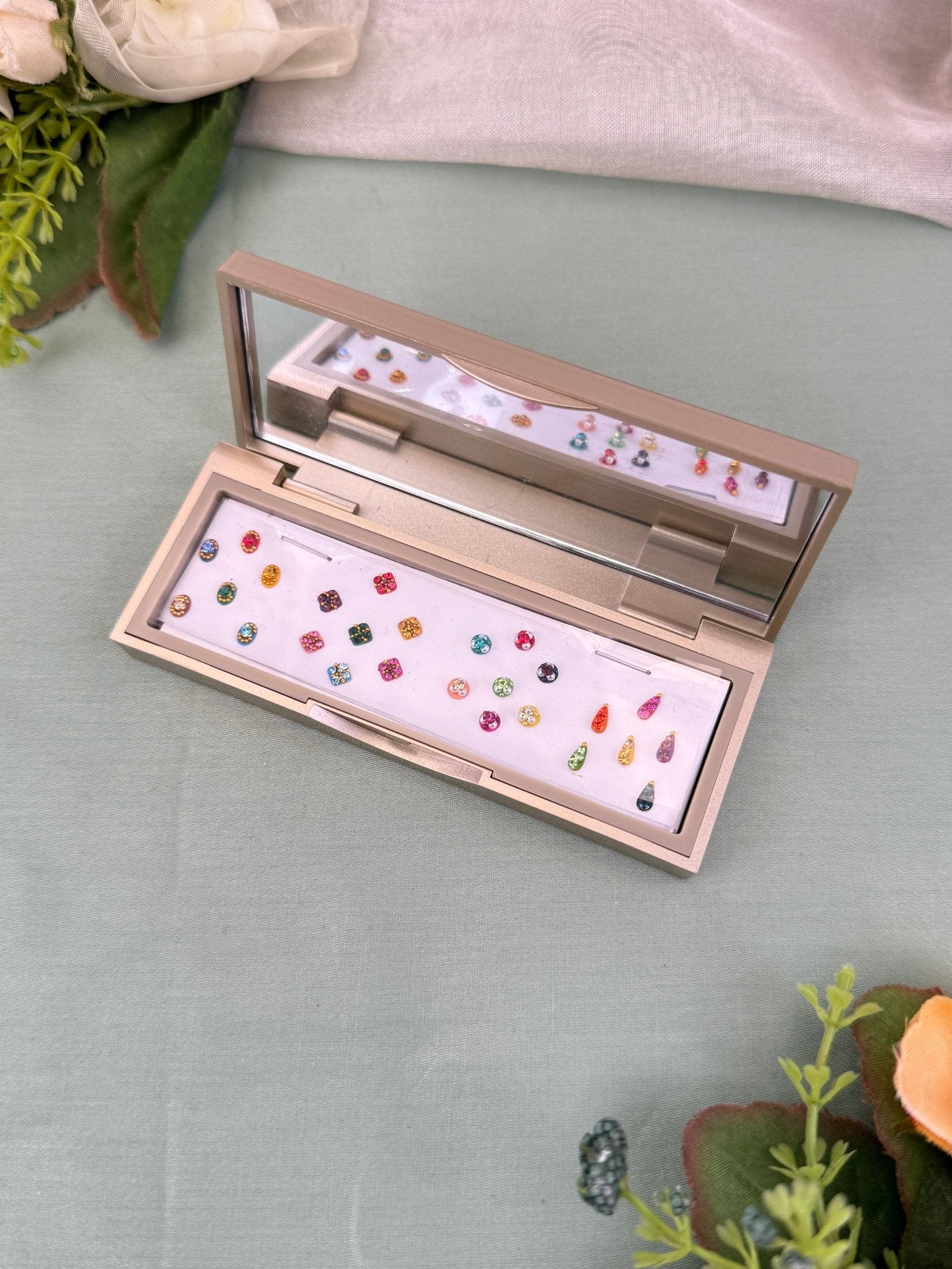 Designer Grand Bindi Box 595 - Mahilas