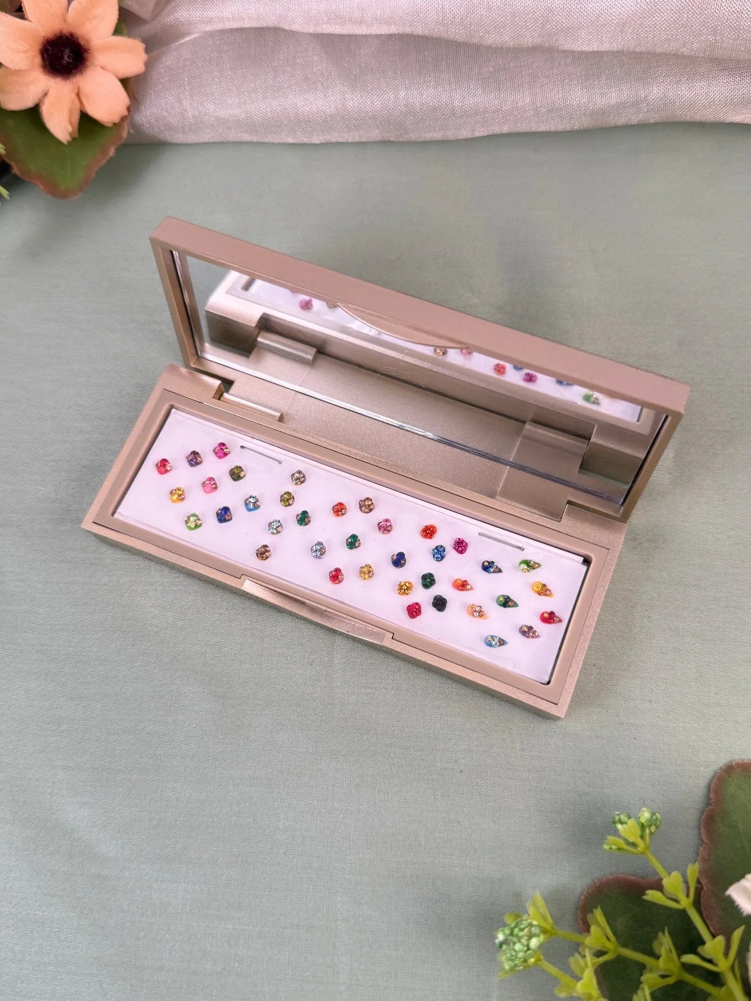 Designer Grand Bindi Box 764 - Mahilas