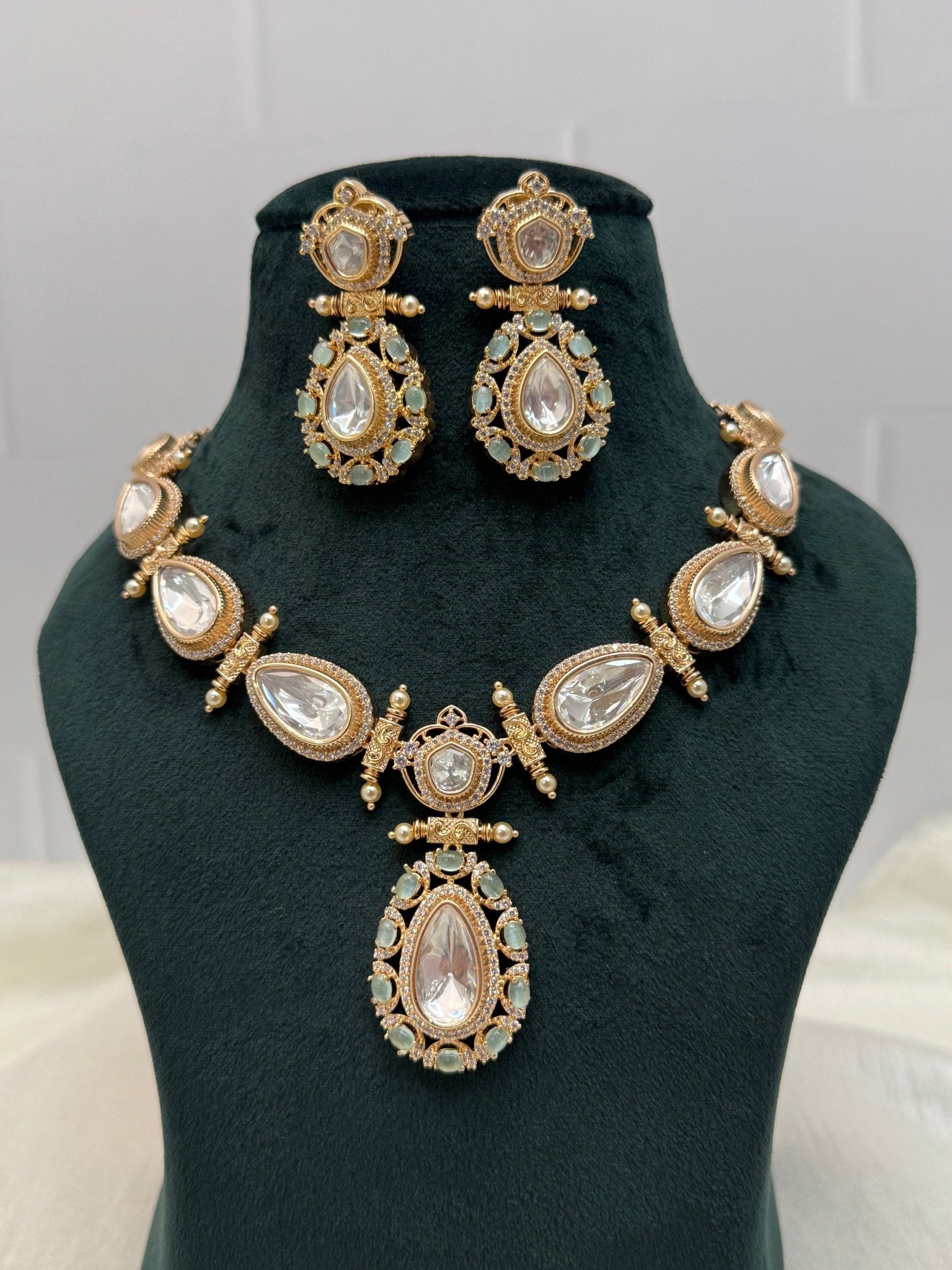 Designer Luxurious Kundan Necklace Set 1103 - Mahilas