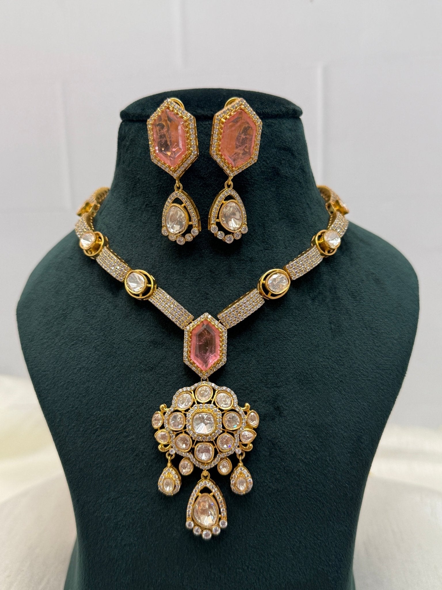 Designer Luxurious Kundan Necklace Set 1105 - Mahilas