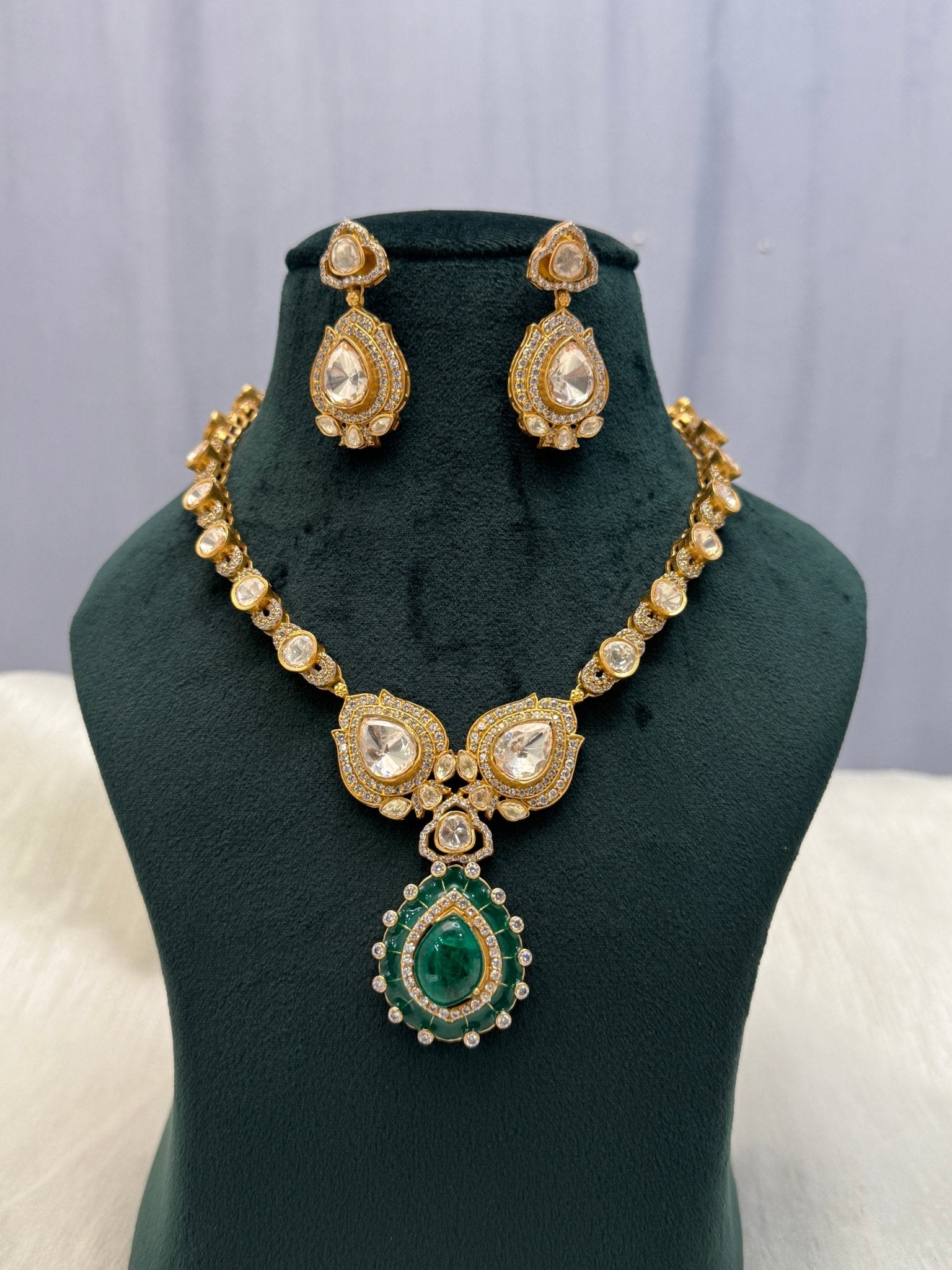 Designer Luxurious Kundan Necklace Set 1109 - Mahilas